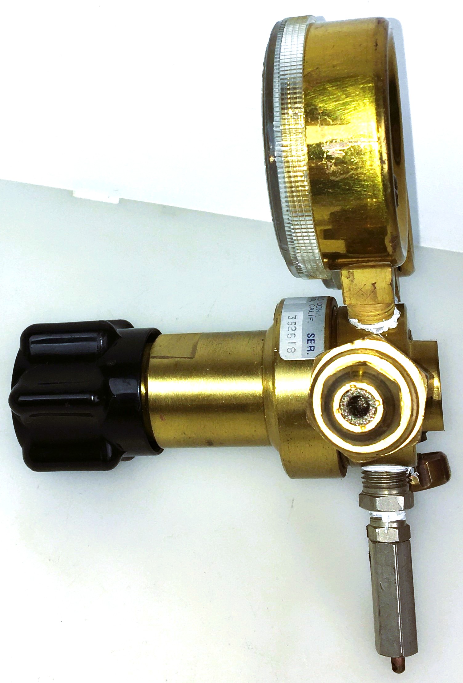 Used Veriflo AI-65VB2 Dual Stage Pressure Regulator (CGA 580)