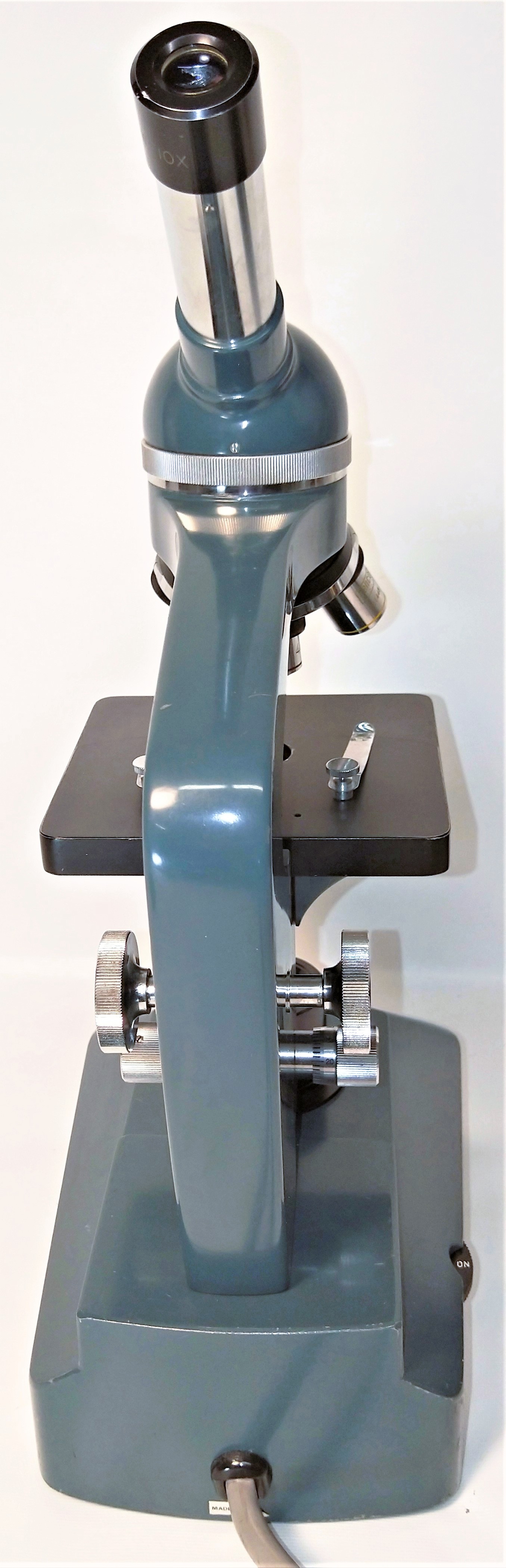 Used Cenco HVS-20 (T60918-33) Monocular Microscope with Illumination (40X to 400X)