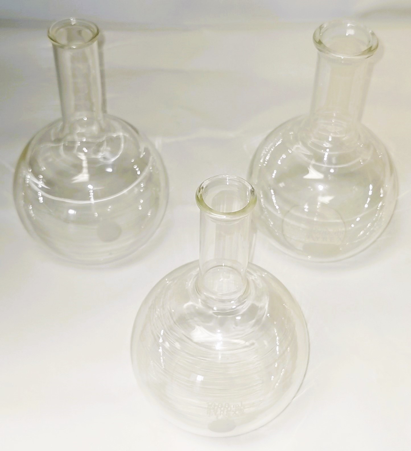 Used Corning PYREX 4060 (and Equivalent) 1000mL Florence Flat-Bottom Flask