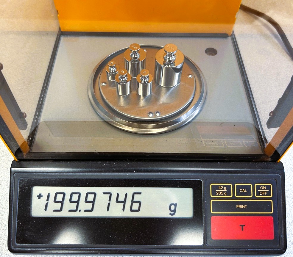 Used Sartorius R200D Delta-Range Analytical Balance (42g x 0.00001/205g x 0.00001g)