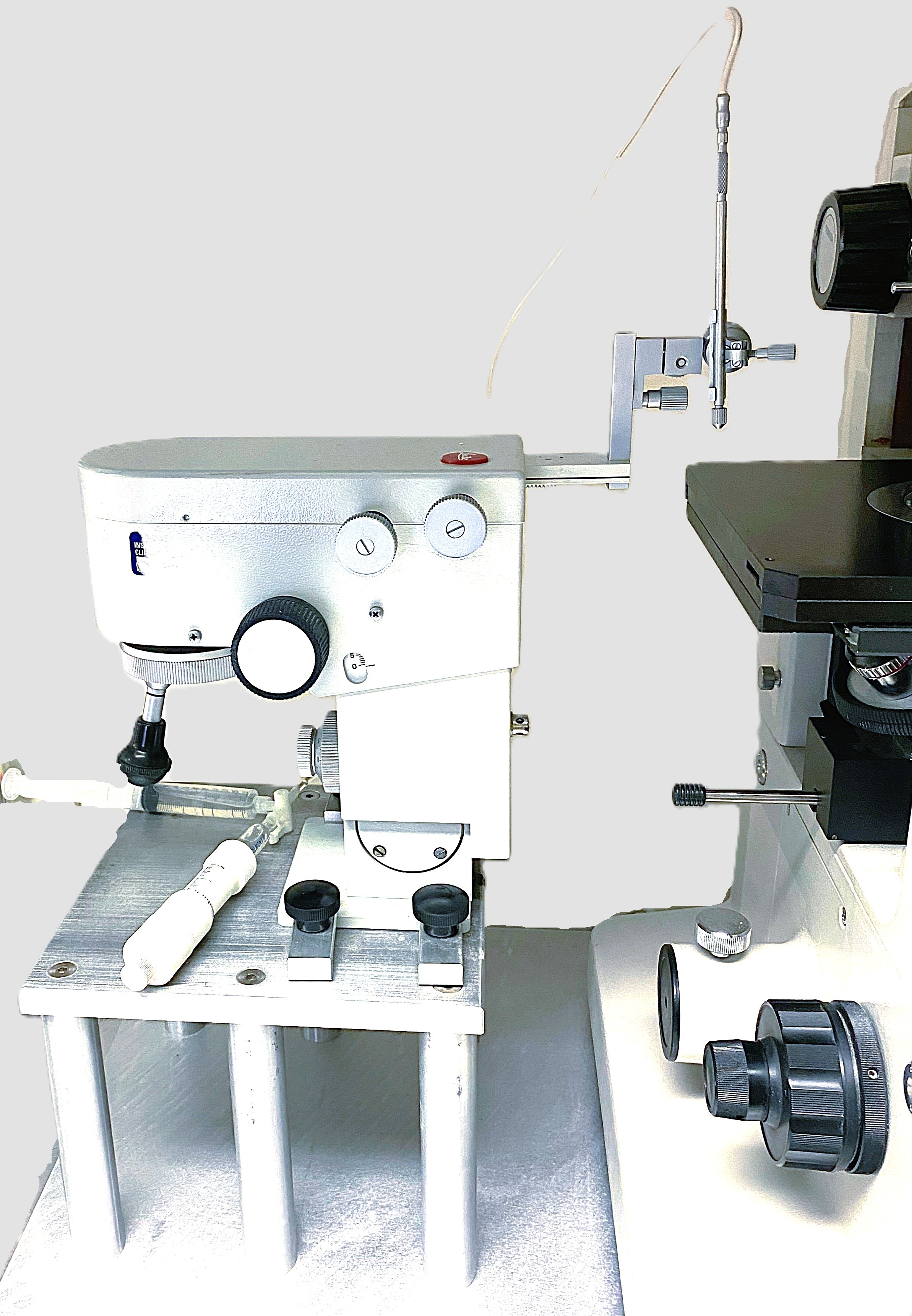 Used Nikon Diaphot TMD Inverted, Phase-Contrast Microscope with Micromanipulators (40X to 400X)