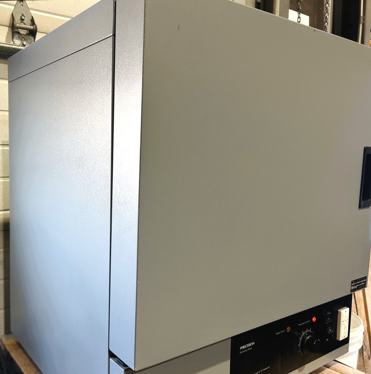 Used Precision Economy 31626 Gravity-Convection Oven (2.5 Cu-Ft)