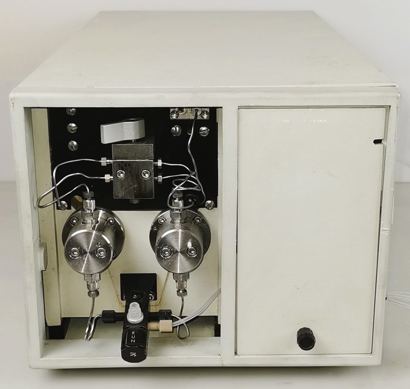Used Waters UV-Visible HPLC System
