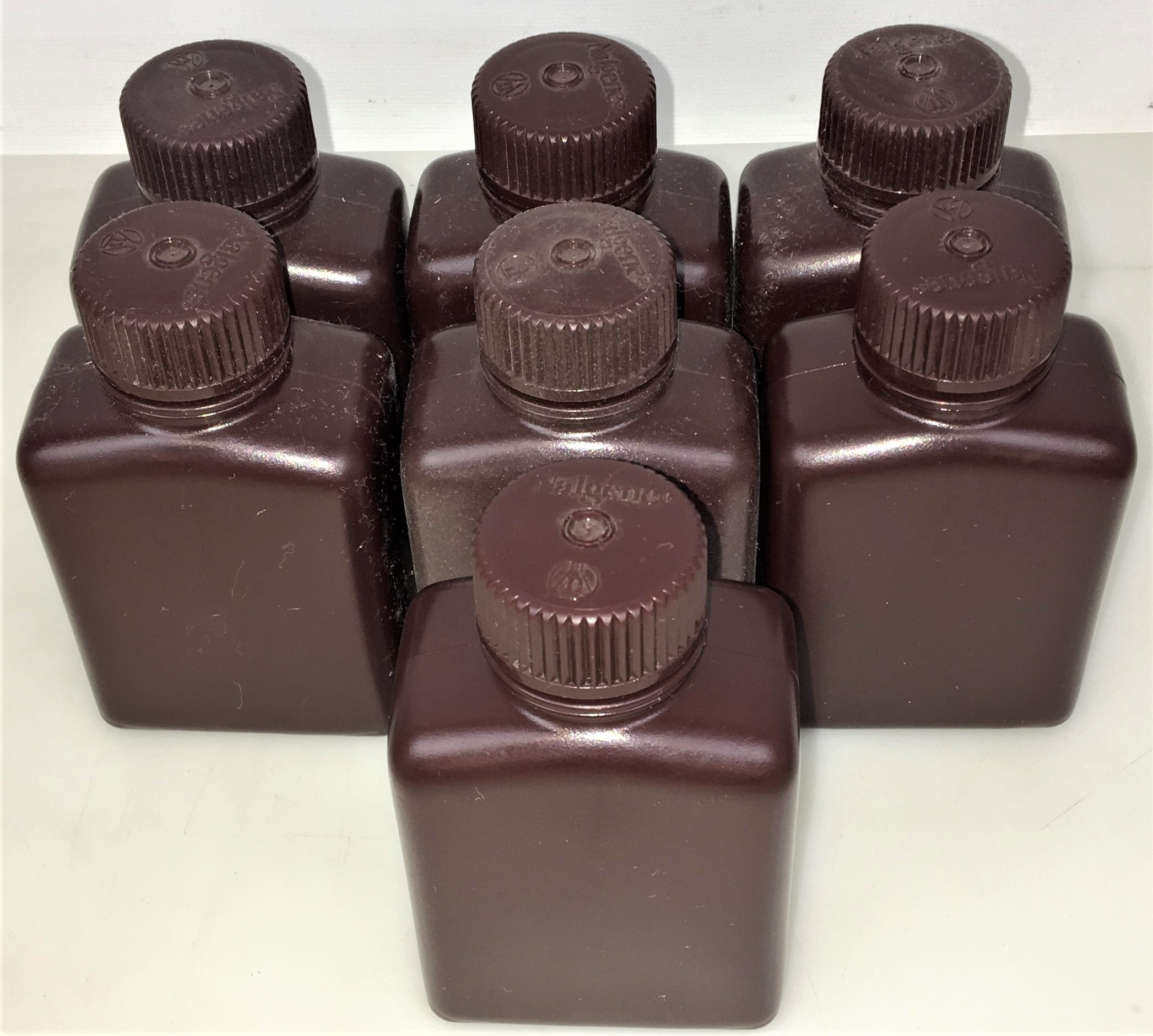 Used Nalgene 2009-0004 Rectangular Amber Sample Bottle with Cap - 125mL (Pack of 25)