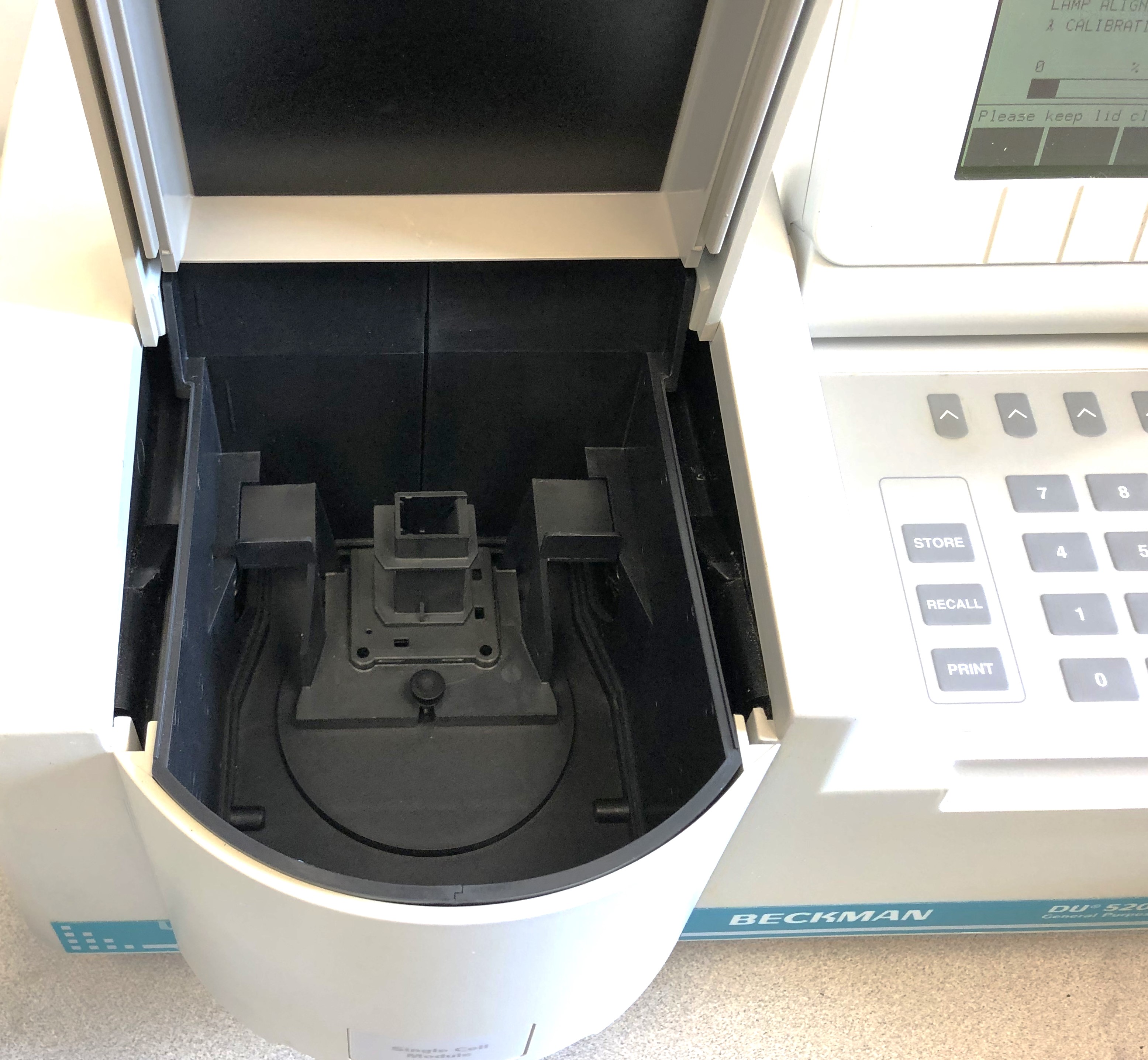 Used Beckman DU-520 UV-Visible Spectrophotometer (190 to 1100 nm)