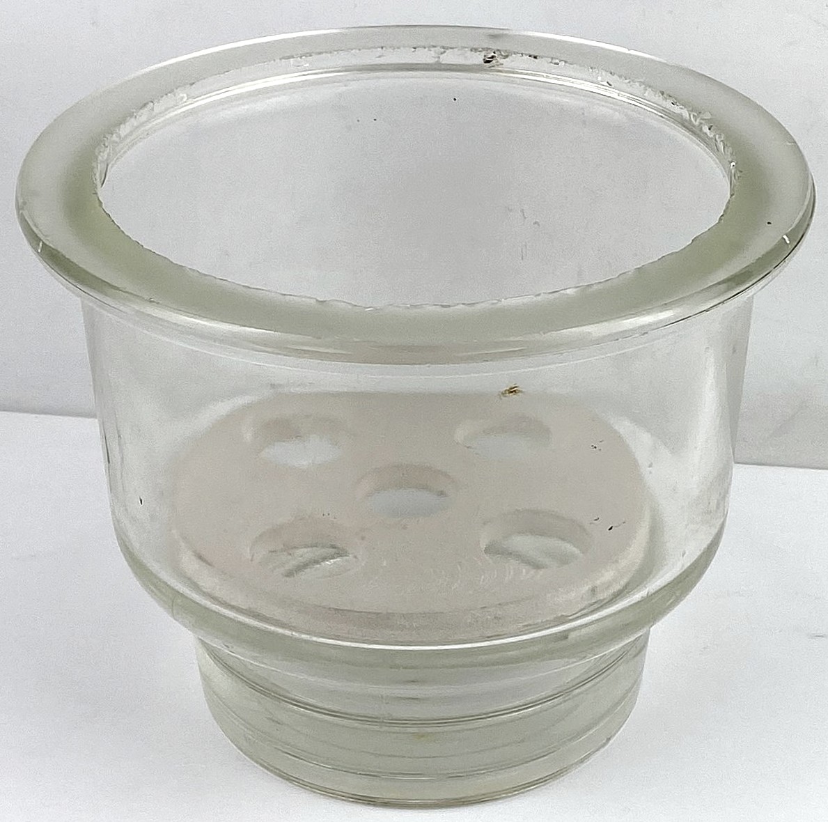 Used Corning PYREX (and Similar) 3081-150 Glass Desiccator with Support Plate (2.4L)