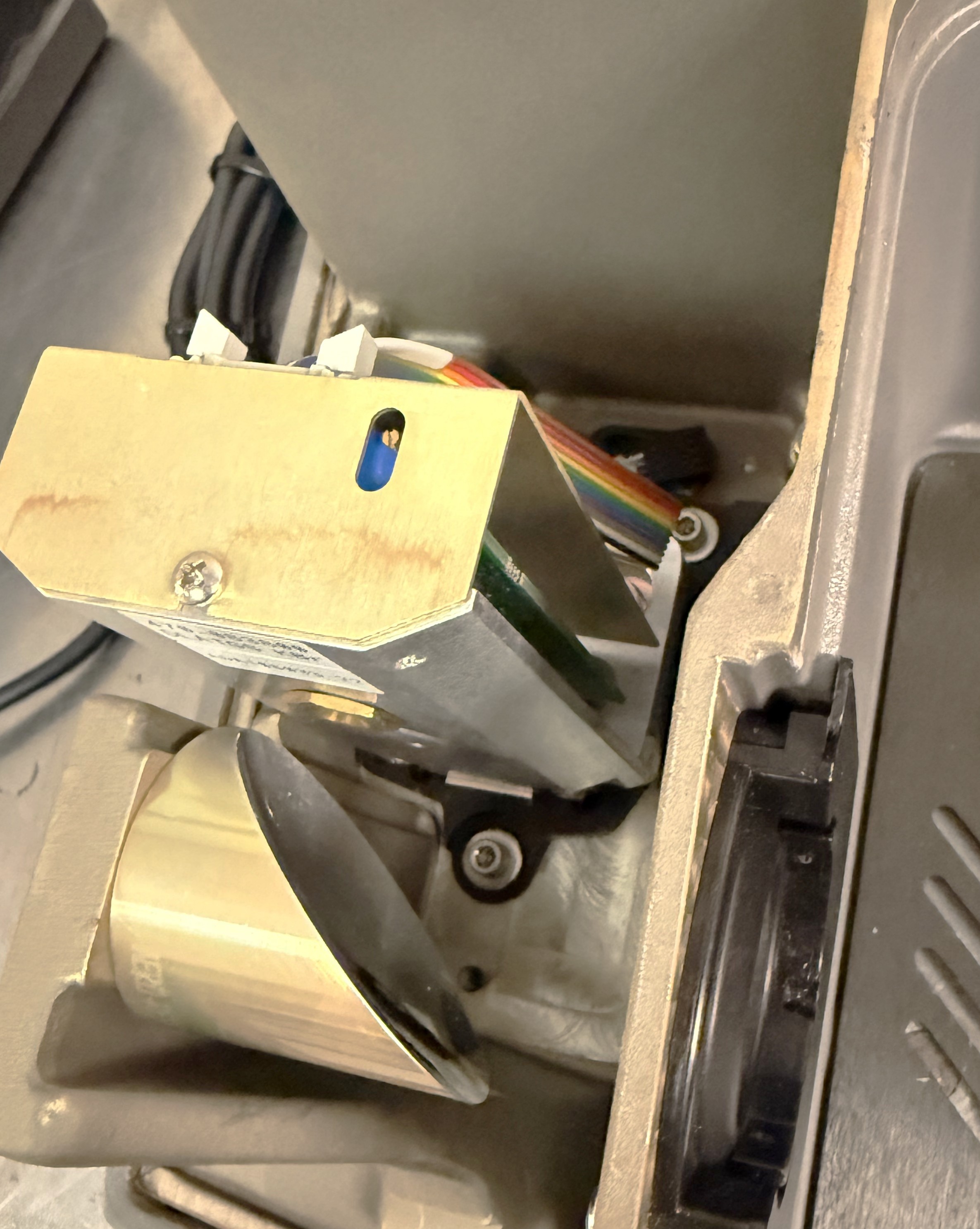 Used Thermo Nicolet Avatar 360 ESP FT-IR Spectrophotometer with Carrying Case