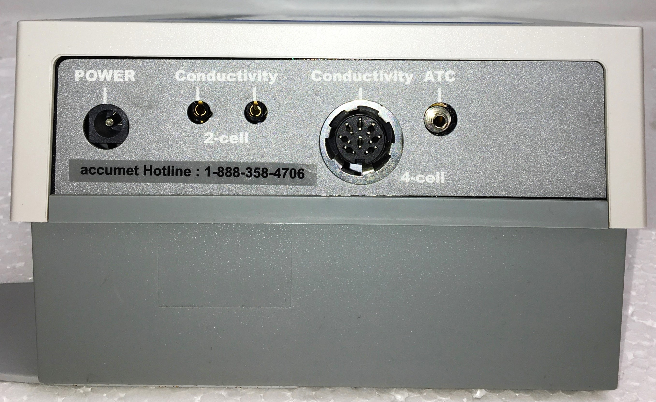 Used Fisher Accumet Basic AB30 Conductivity Meter with Probes and Support Arm