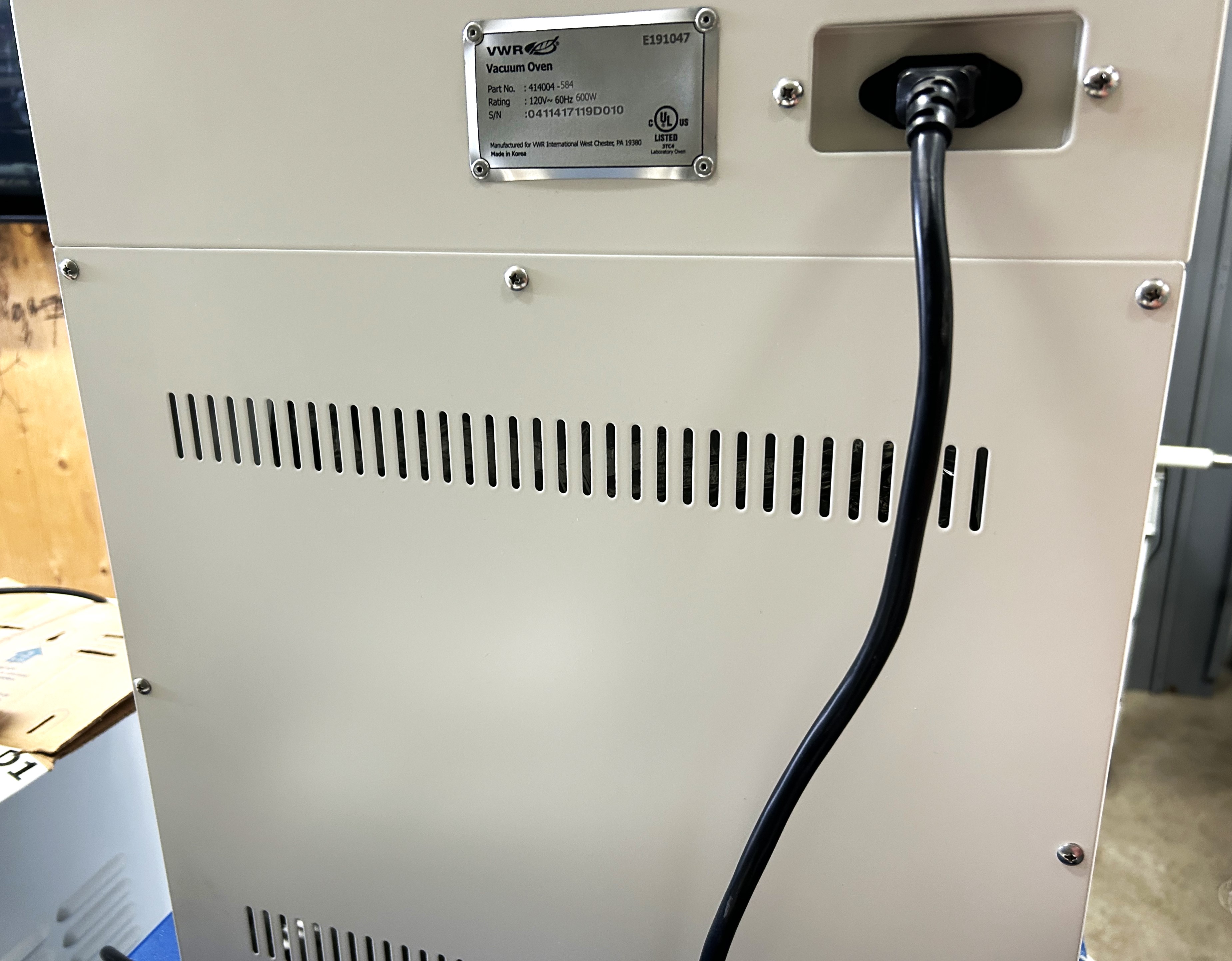 New Open Box VWR Basic Vacuum Oven (0.7 Cu-Ft)