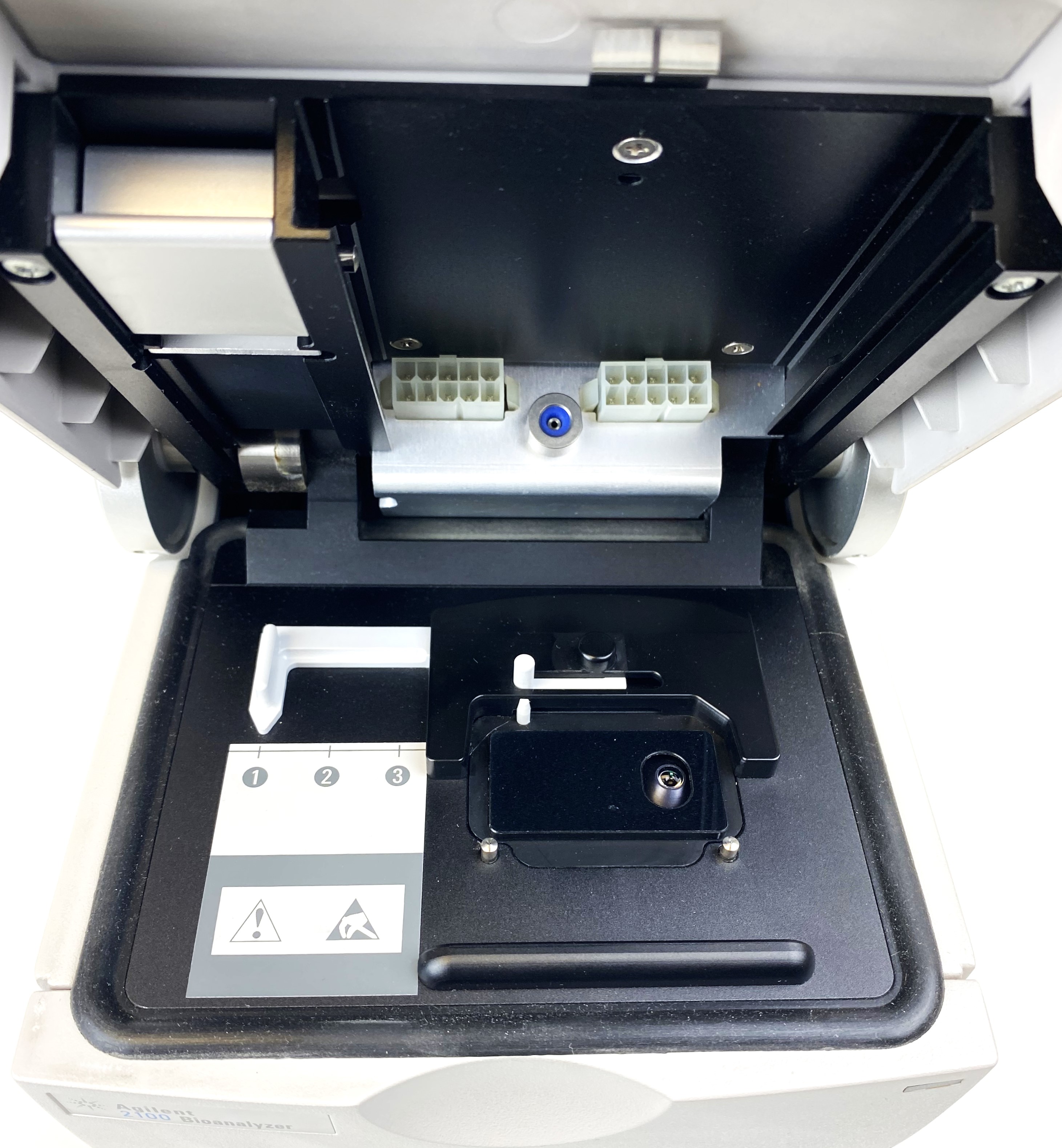 Used Agilent 2100 (G2938B) BioAnalyzer DNA Chip Reader