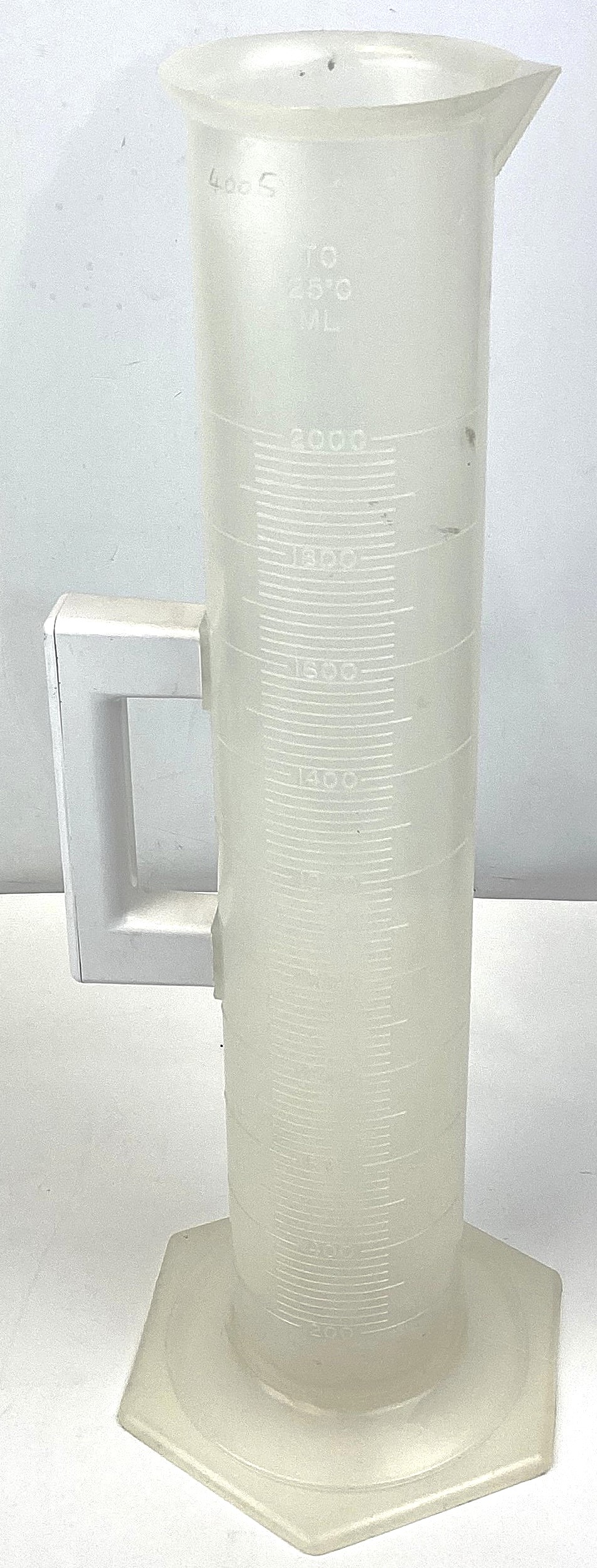 Used Bel-Art Holdfast F28461-2000 Plastic 2L Graduated Cylinder