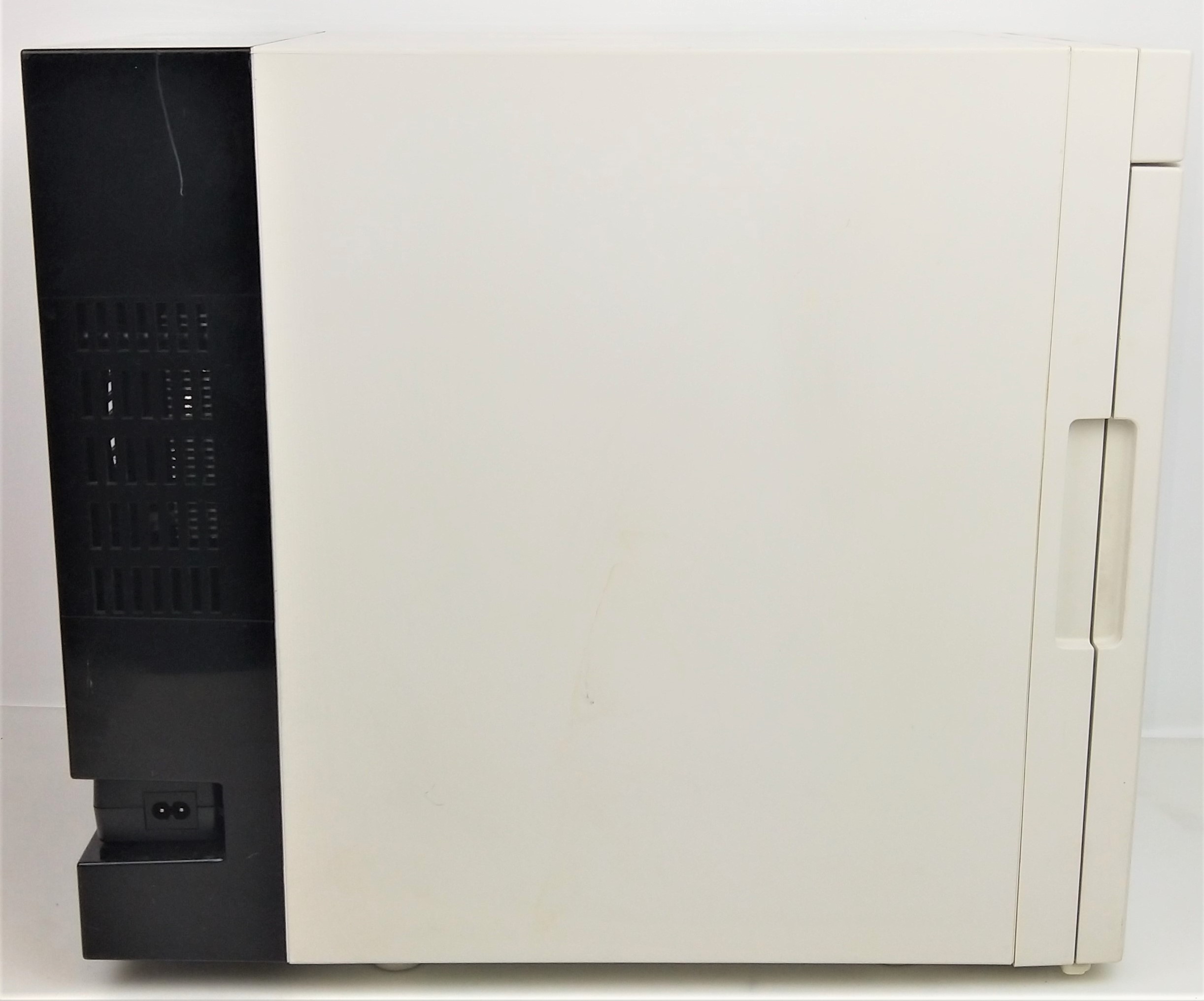 Used Thermo HeraTherm IMC 18 Refrigerated Incubator with Chamber Thermometer