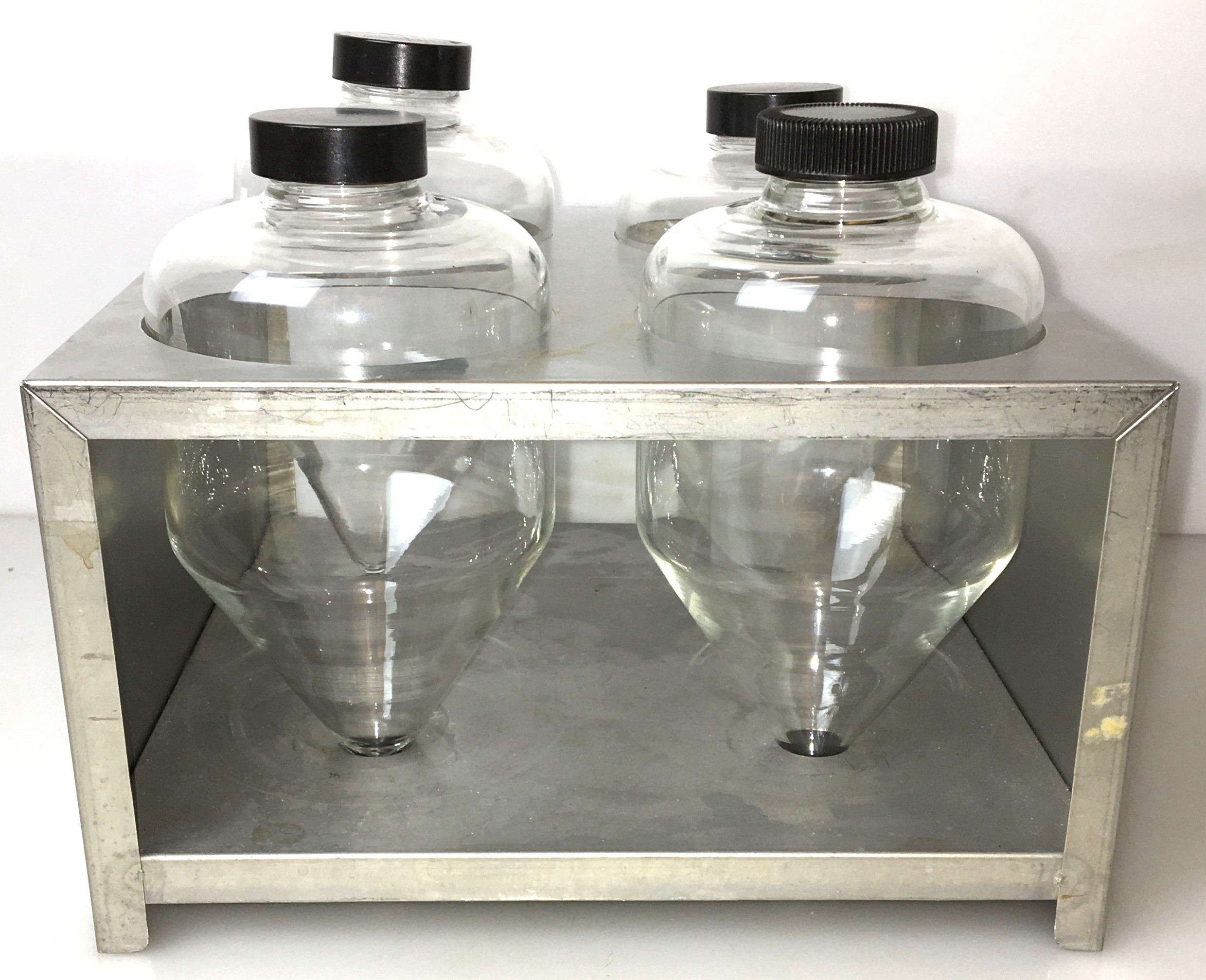 Used Bellco 3045-00600 Centrifuge Bottles with Rack - 590mL (Set of 4)