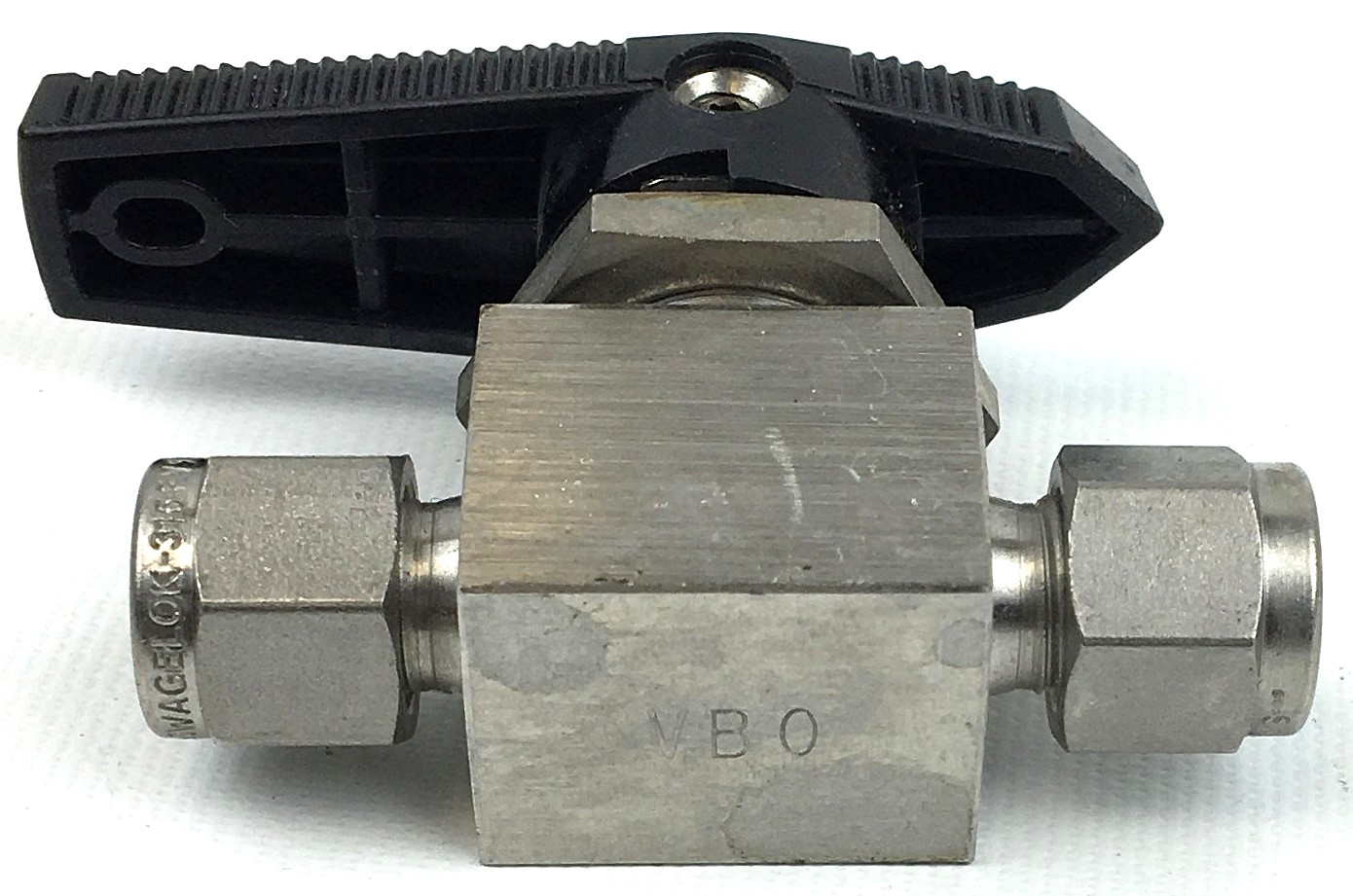 Used Swagelok Whitey SS-43GS4 Straight 2-Way Ball Valve (1/4" Fitting)