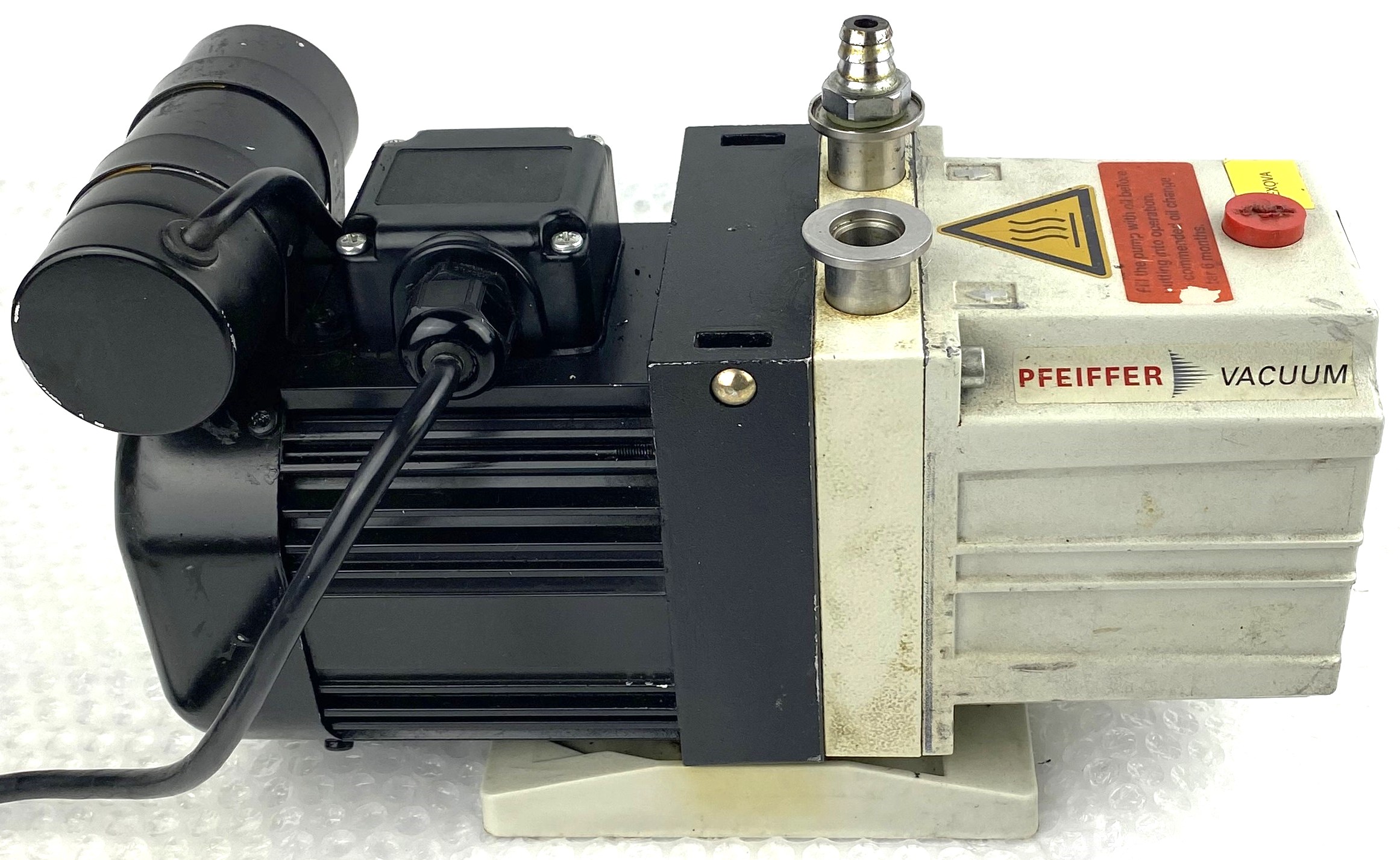 Used Pfeiffer DUO 2.5 (G3170-80025) Rotary Vacuum Pump (2.5cfm)