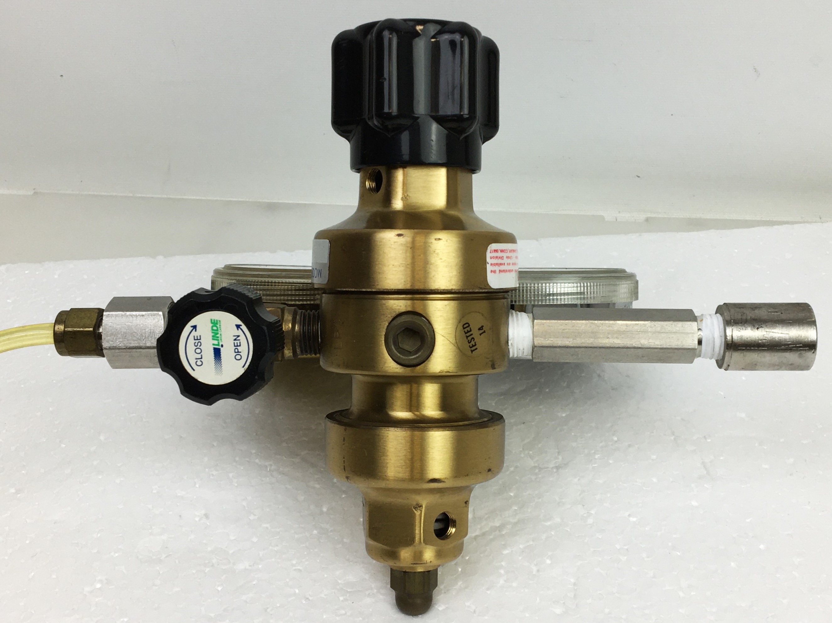 Used Linde Union Carbide Single Stage Regulator with Gauges