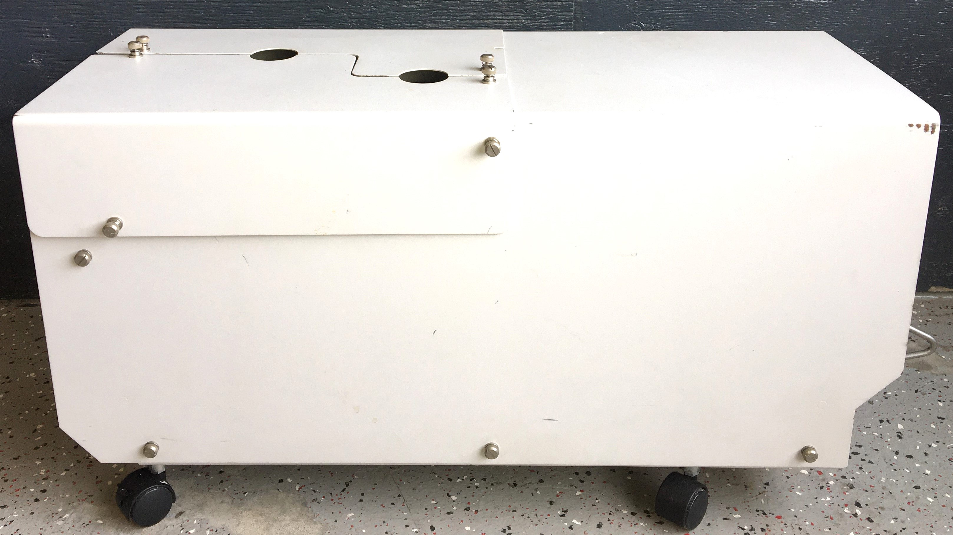 Used Agilent G3199A Quiet Cover for GC-MS Rough Pump