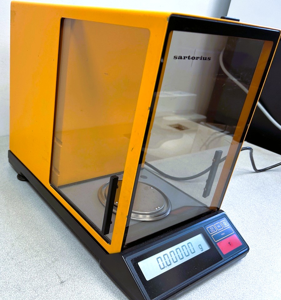 Used Sartorius R200D Delta-Range Analytical Balance (42g x 0.00001/205g x 0.00001g)