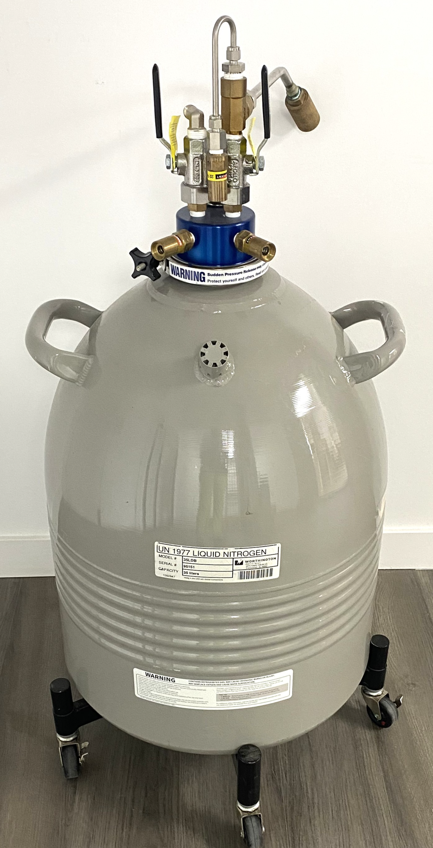 Used Worthington Industries LD35 liquid nitrogen dewar / cryogenic storage tank 35L
