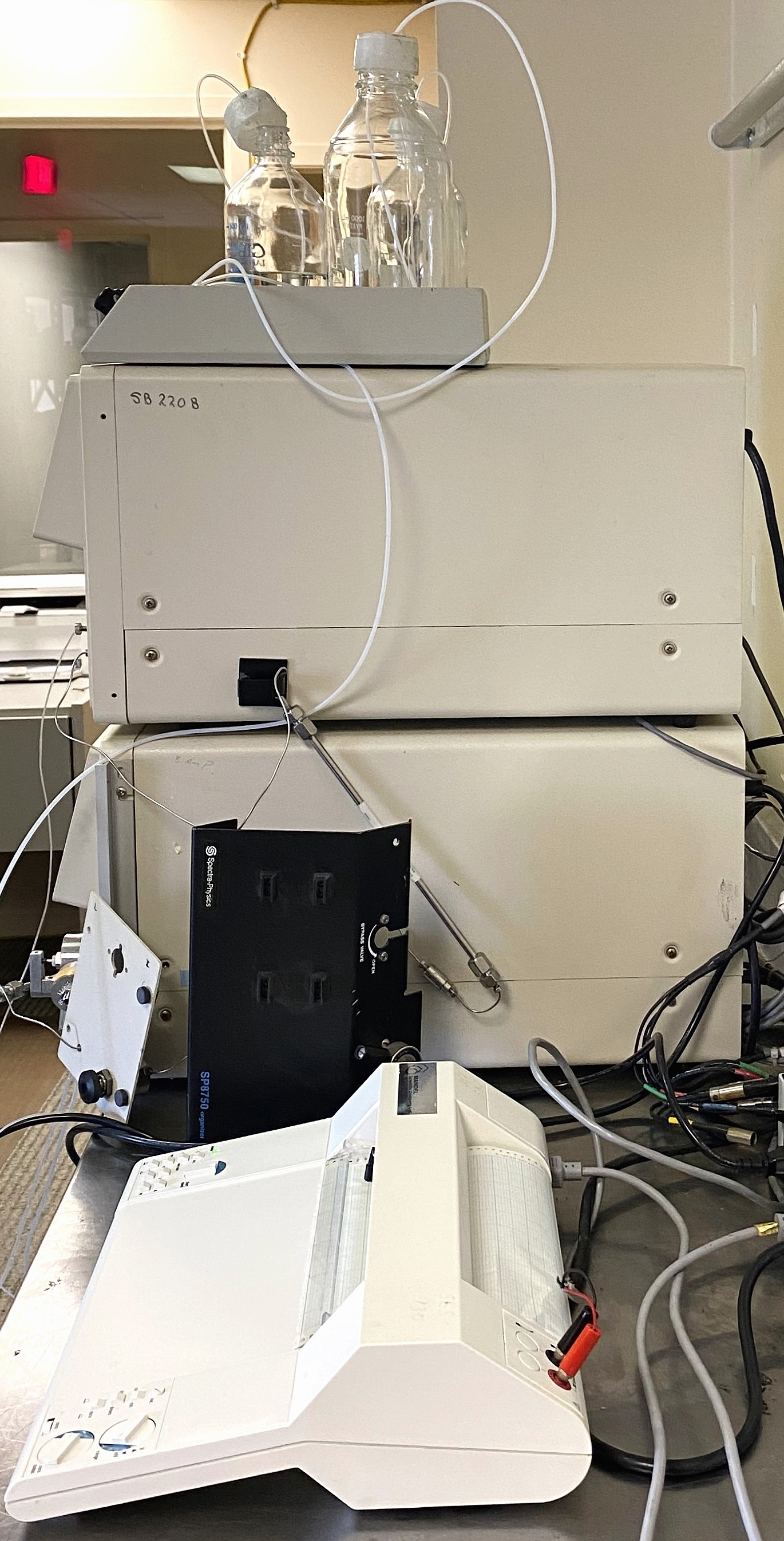Used Varian 9000 Series UV-Visible HPLC System