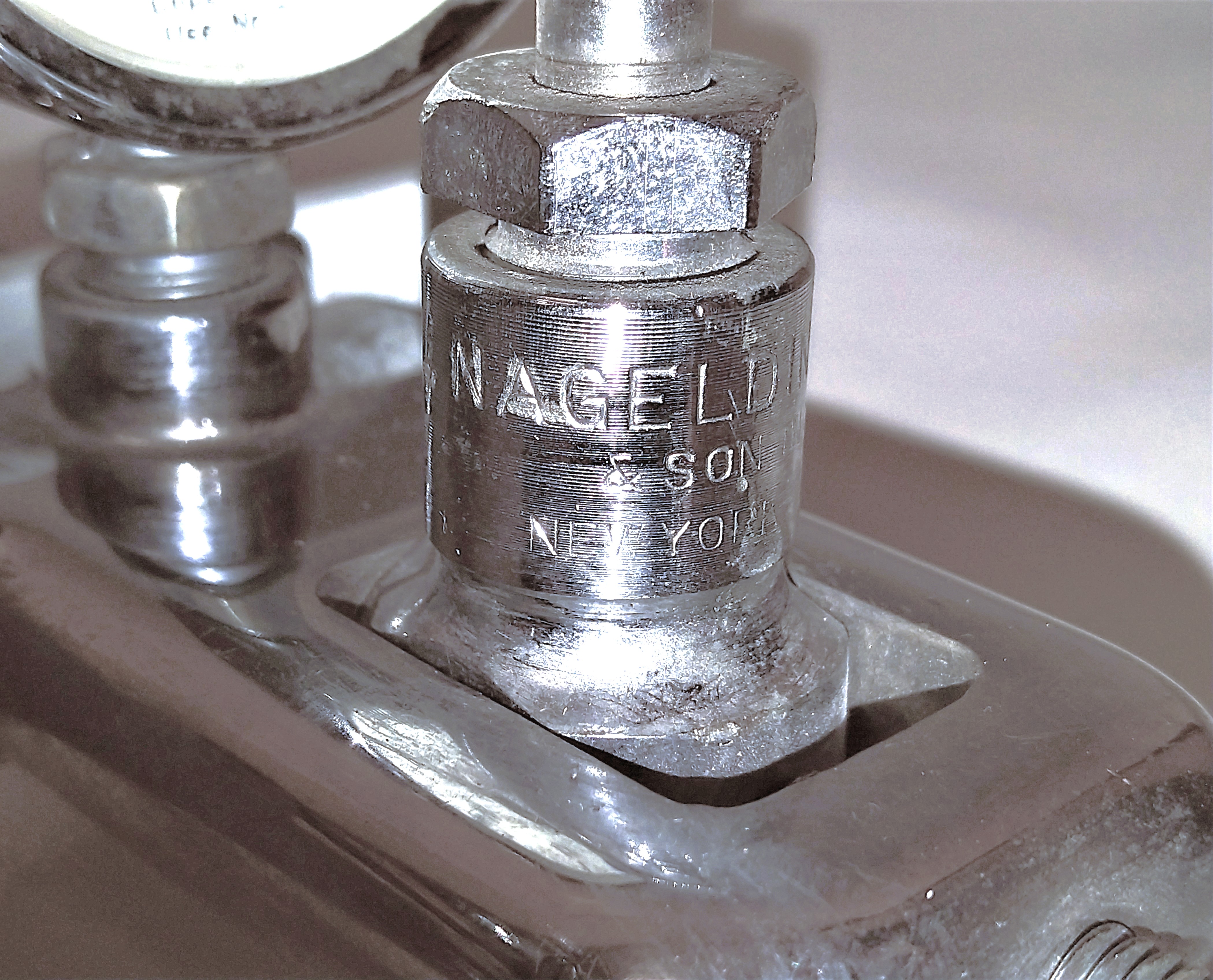 Used Dameca Dual Oxygen Regulator for Anesthesia Machine