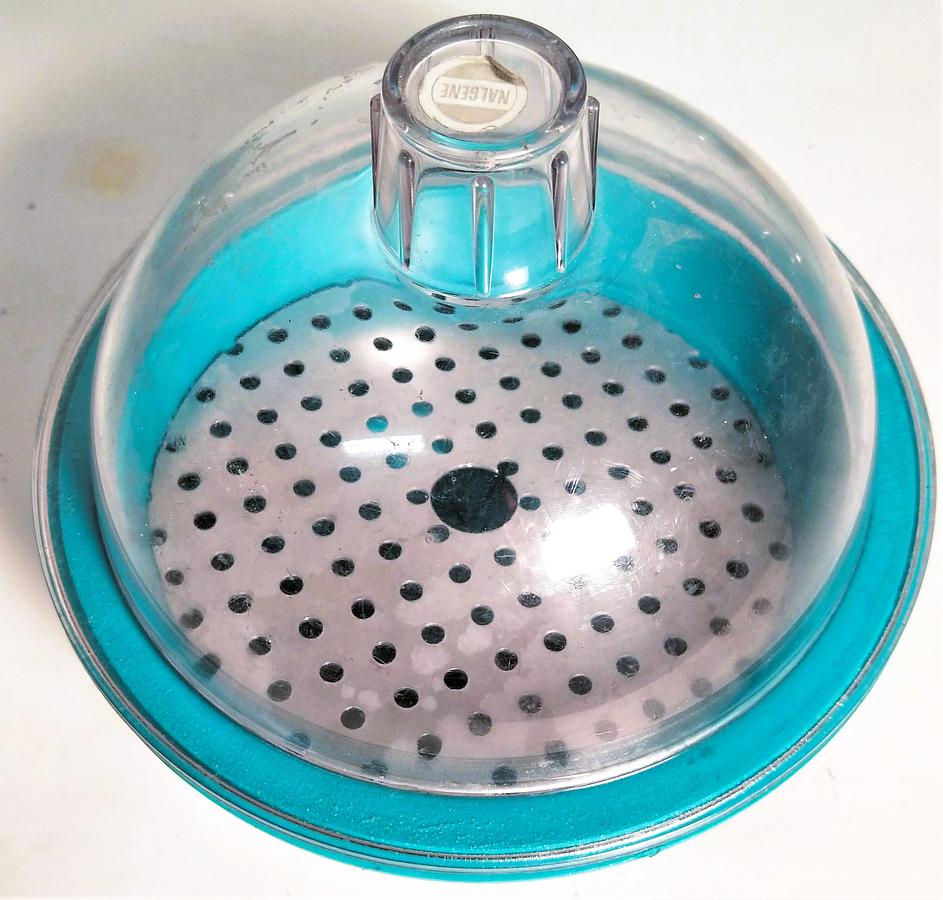 Used Nalgene 5315-0150 Autoclavable Polypropylene Desiccator (150mm ID)