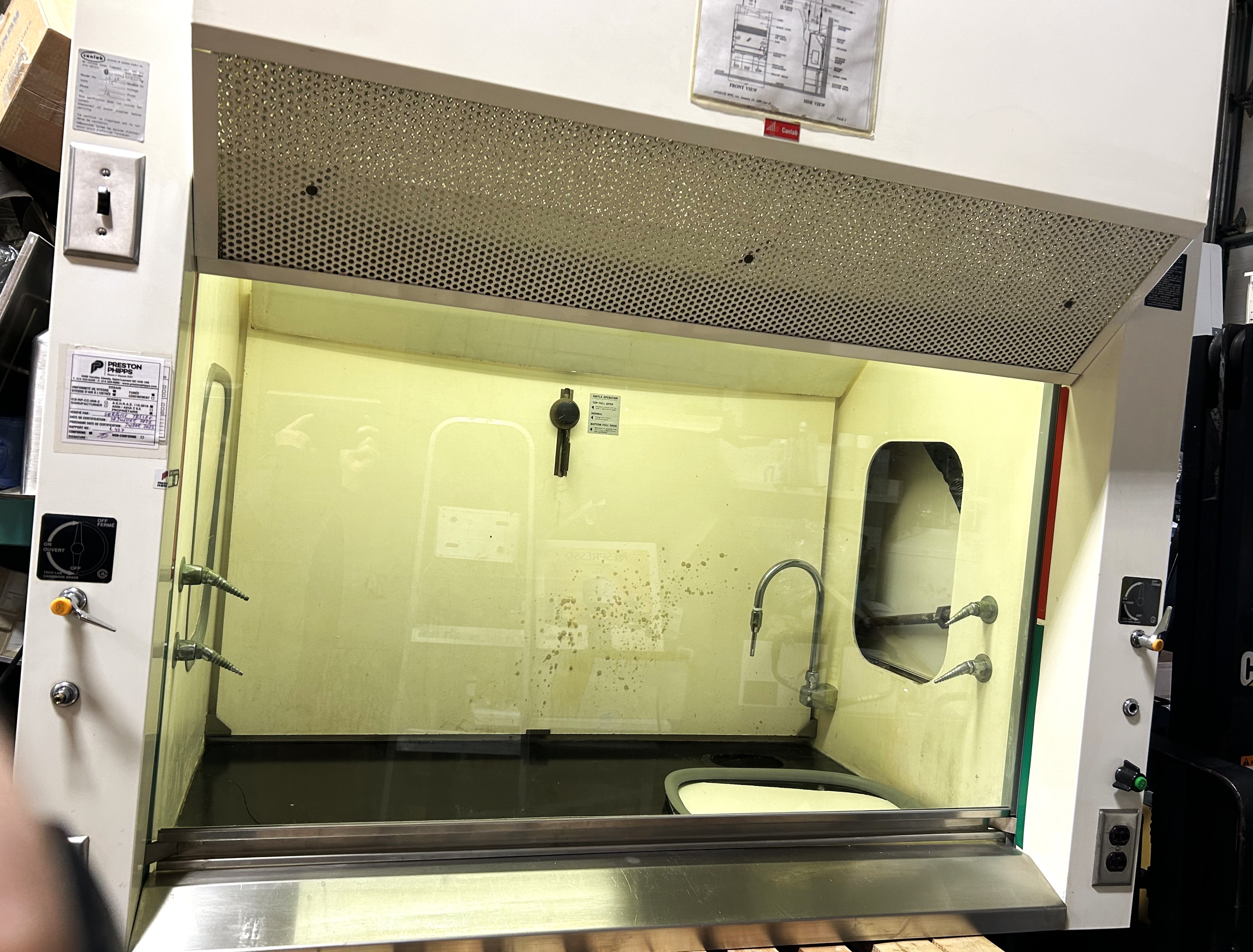 Used CanLab 15IA 4-Ft Fume Hood