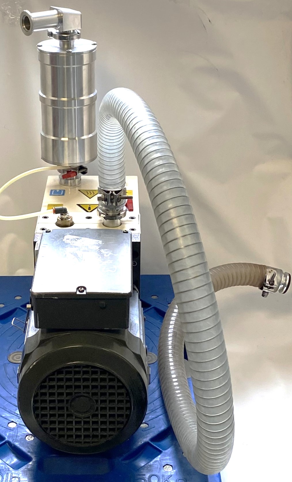 Used Varian (Agilent) DS 602 Rotary Vacuum Pump with Varian Oil Filter (17.6cfm)