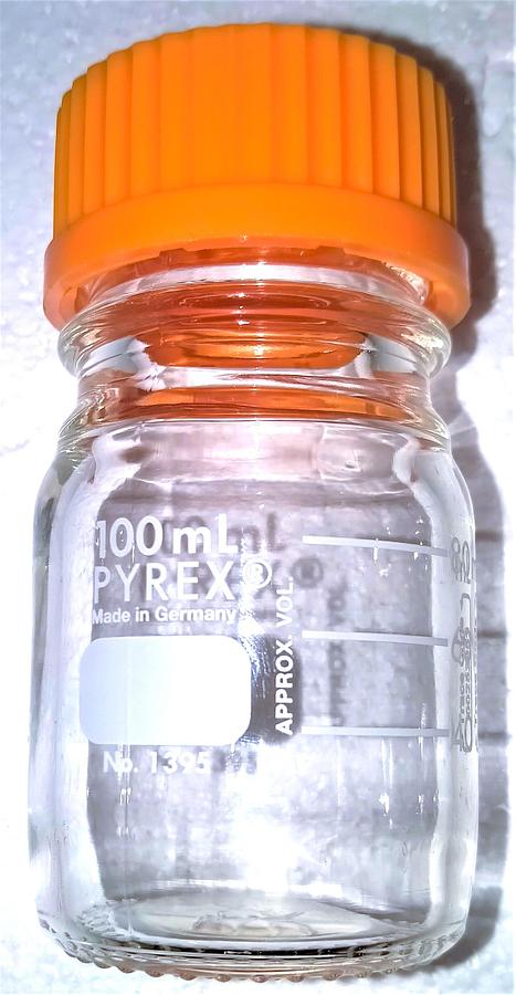 Used Corning PYREX 1395 (or Equivalent) Graduated 100mL Media Bottle