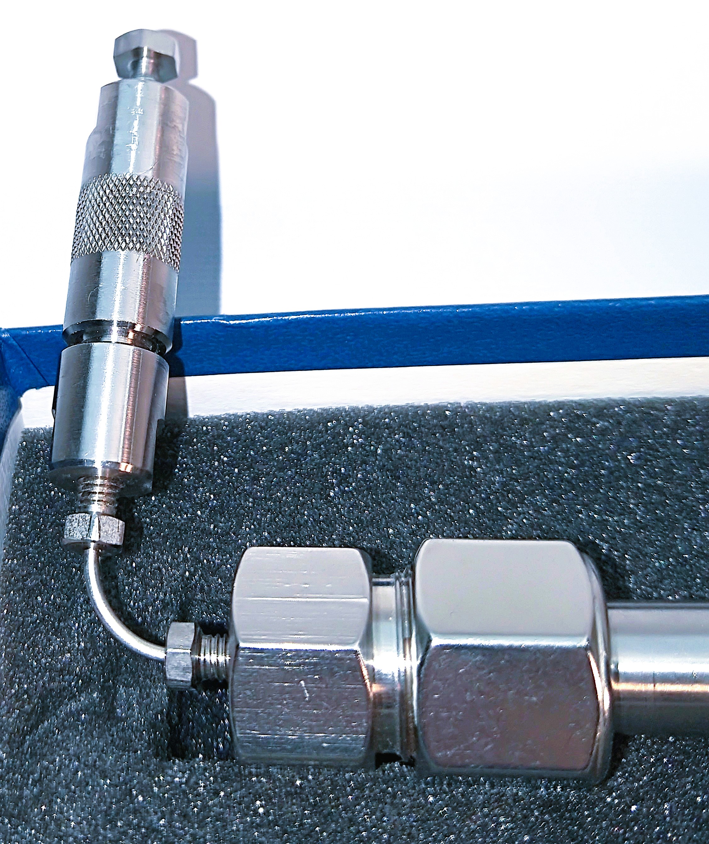 New Open Box Agilent Zorbax ODS C18 Semi-Prep LC Column (25 cm × 4.6 mm x 5µm)