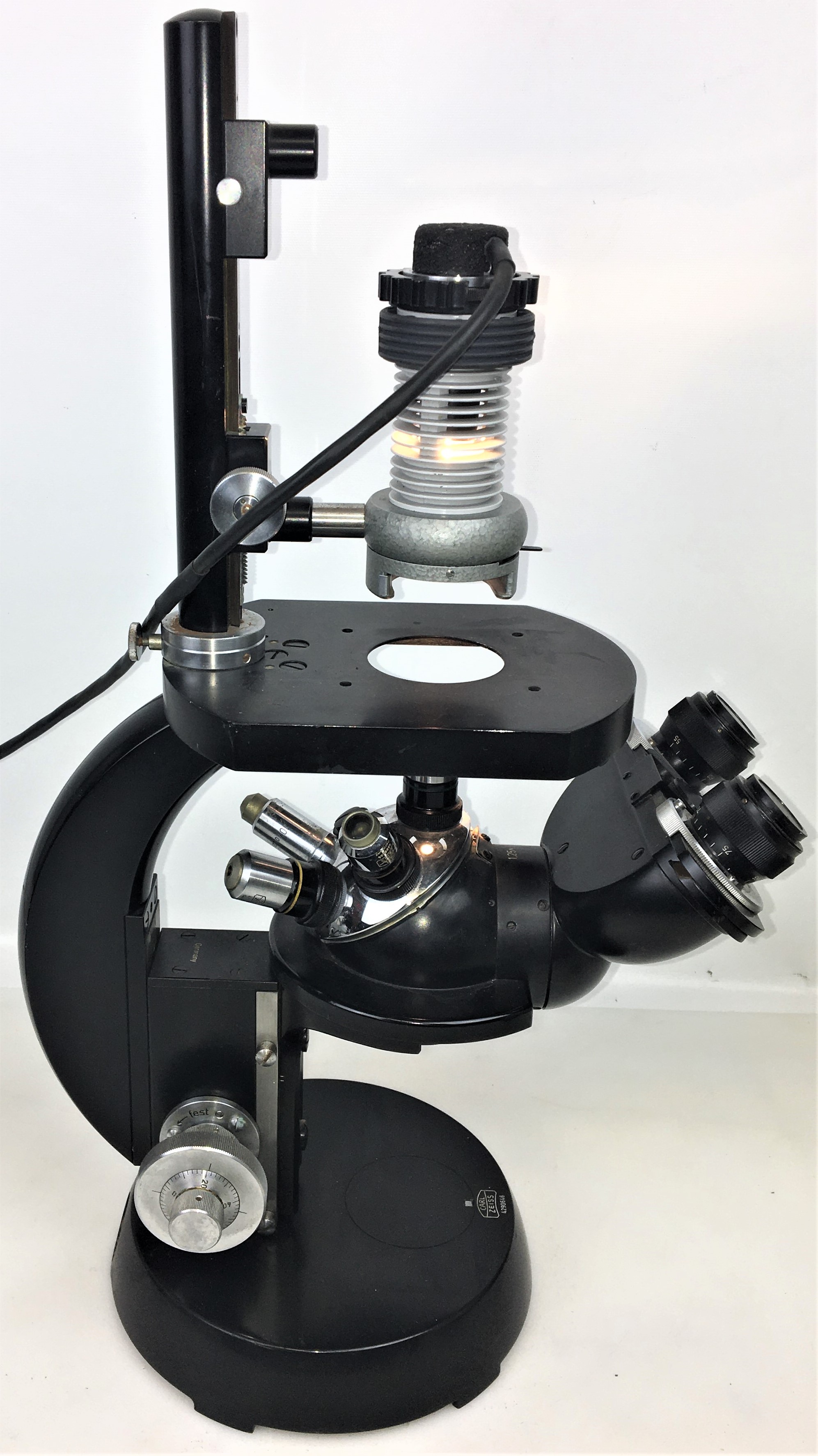 Used Carl Zeiss Inverted, Phase-Contrast Microscope with Illuminator (25X to 100X)