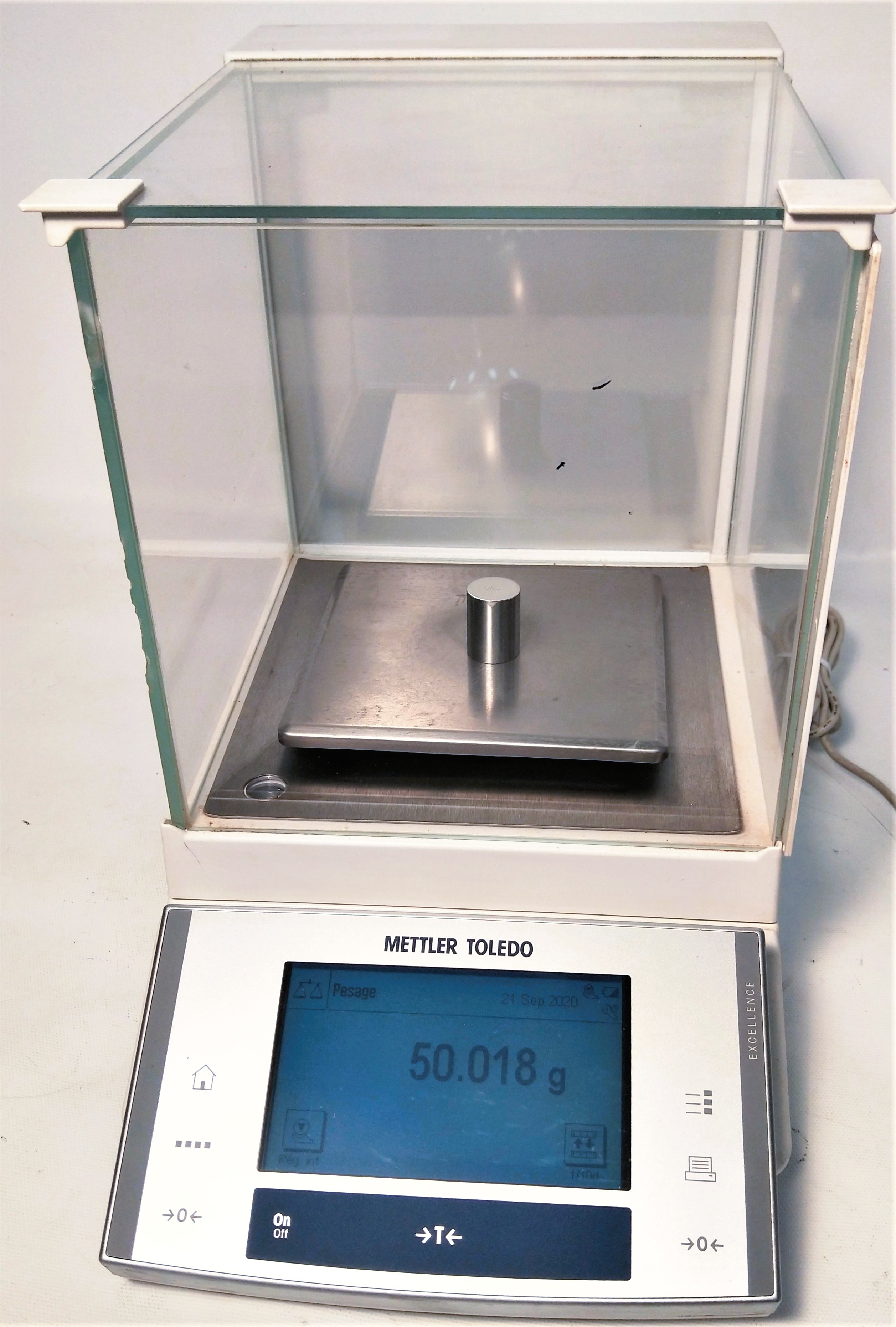 Used Mettler Toledo XS603SDR Delta-Range Analytical Balance (120g x 0.0001g / 610g x 0.001g)