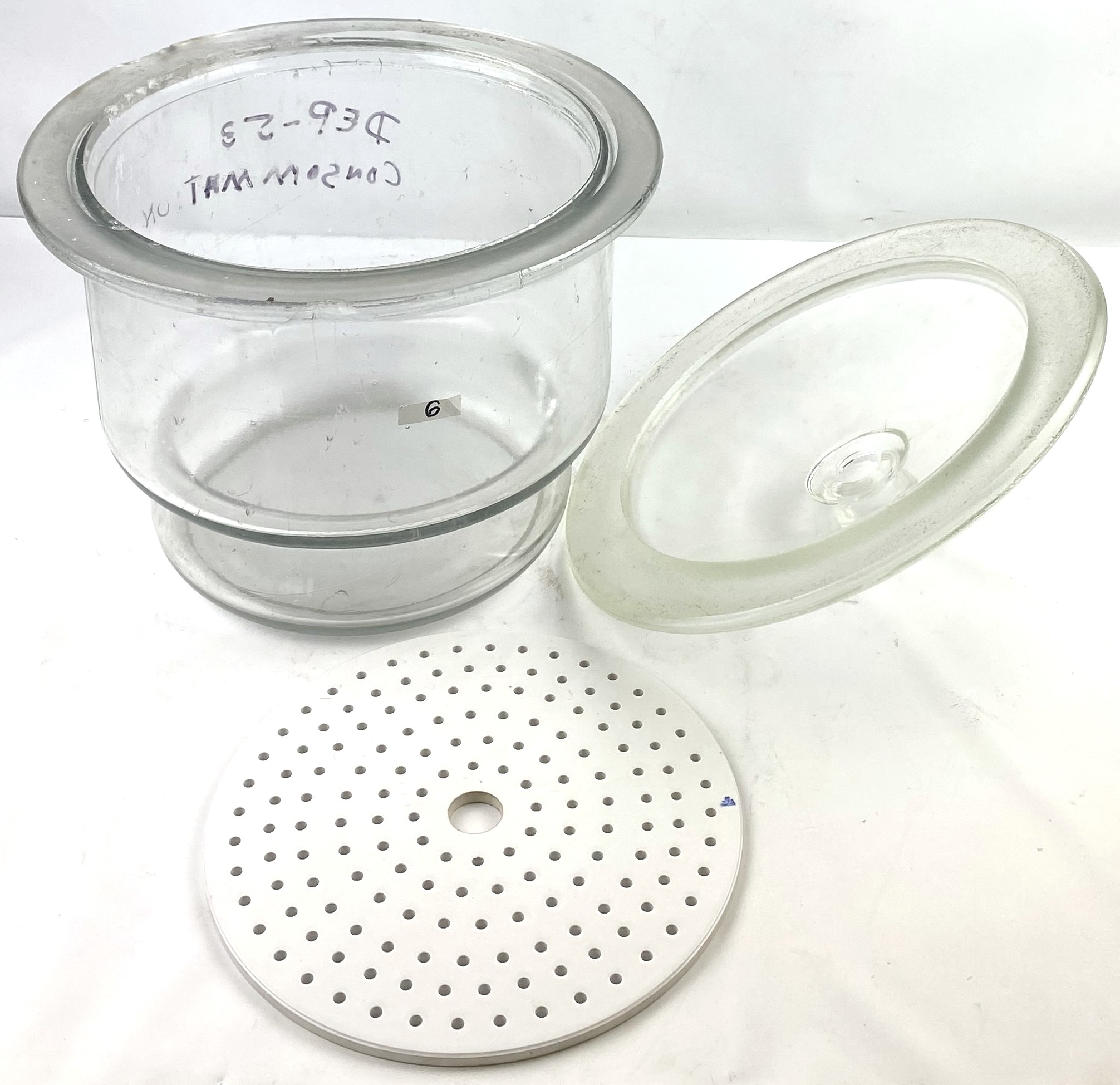 Used Corning PYREX 3081-250 (or Similar) Glass Desiccator with Support Plate (10.5L)