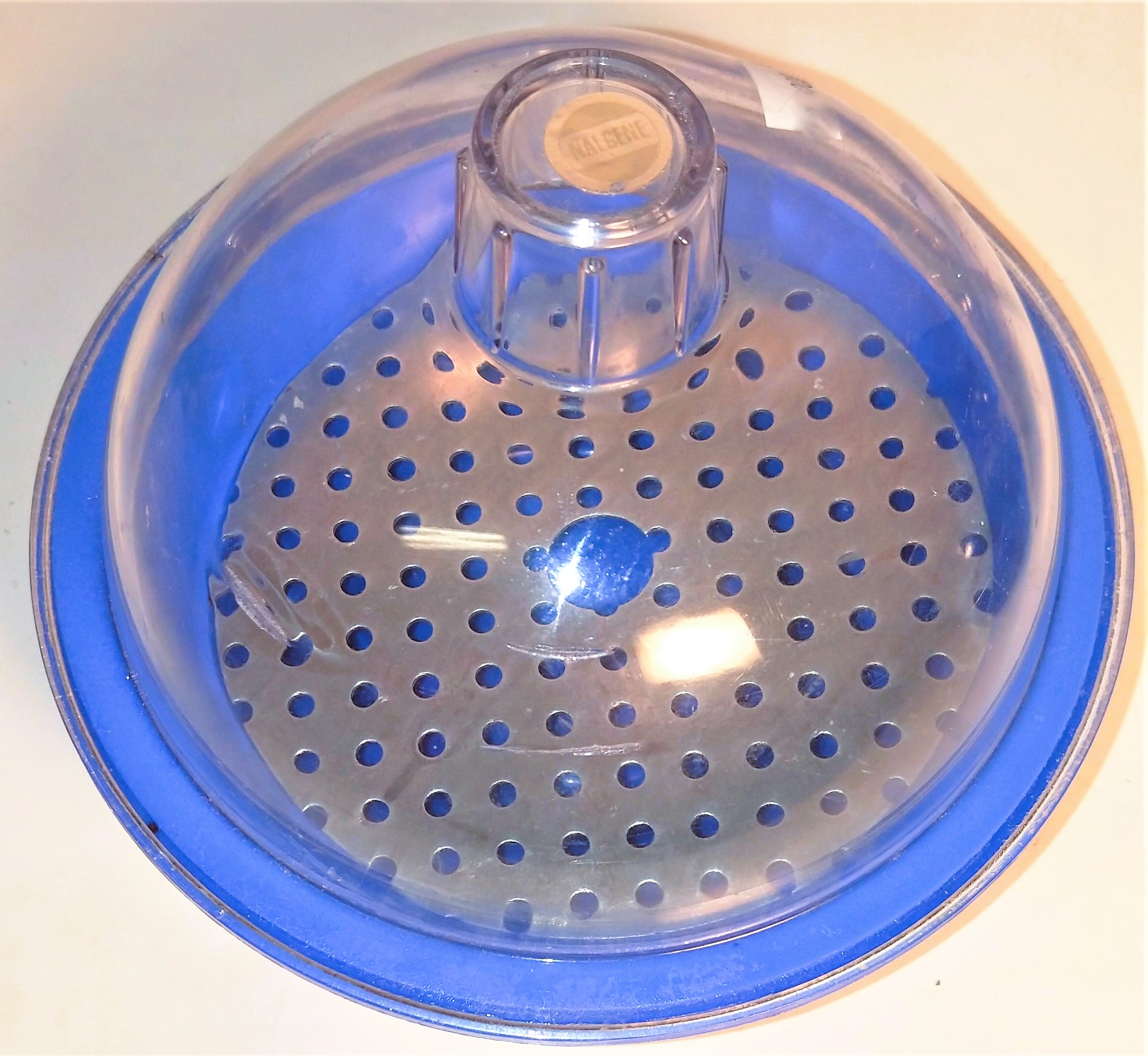 Used Nalgene 5315-0150 Autoclavable Polypropylene Desiccator (150mm ID)