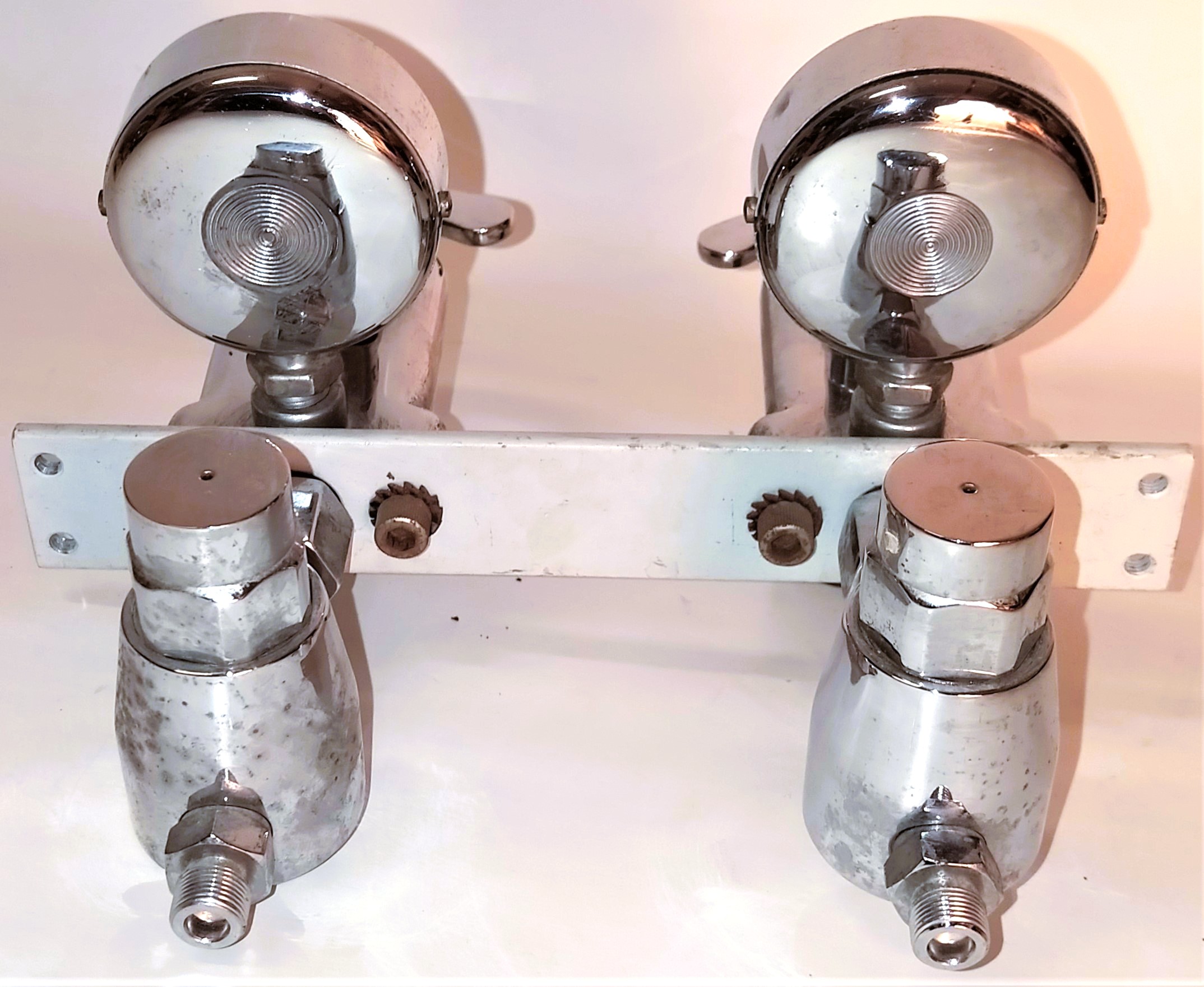 Used Dameca Dual Oxygen Regulator for Anesthesia Machine