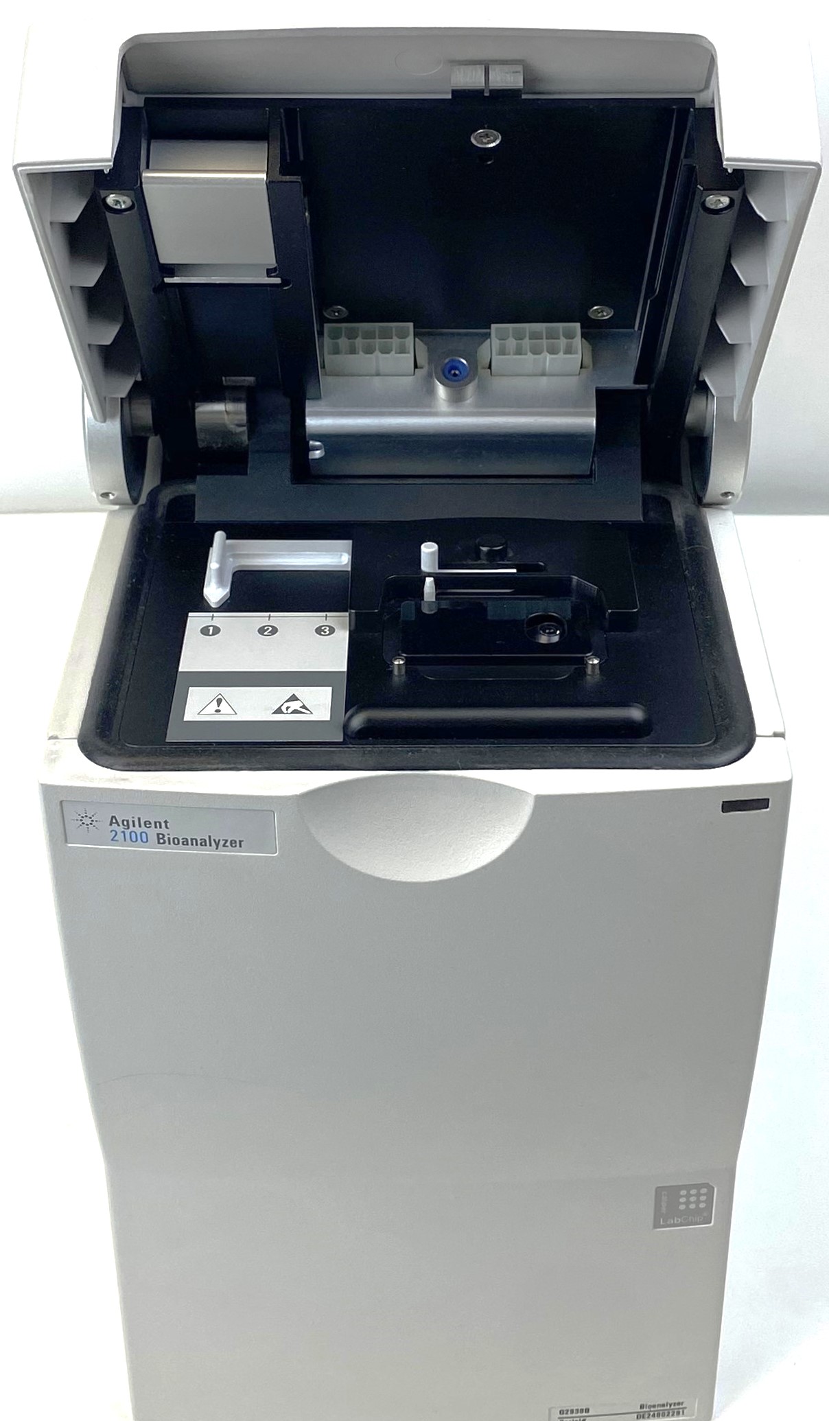 Used Agilent 2100 (G2938B) BioAnalyzer DNA Chip Reader