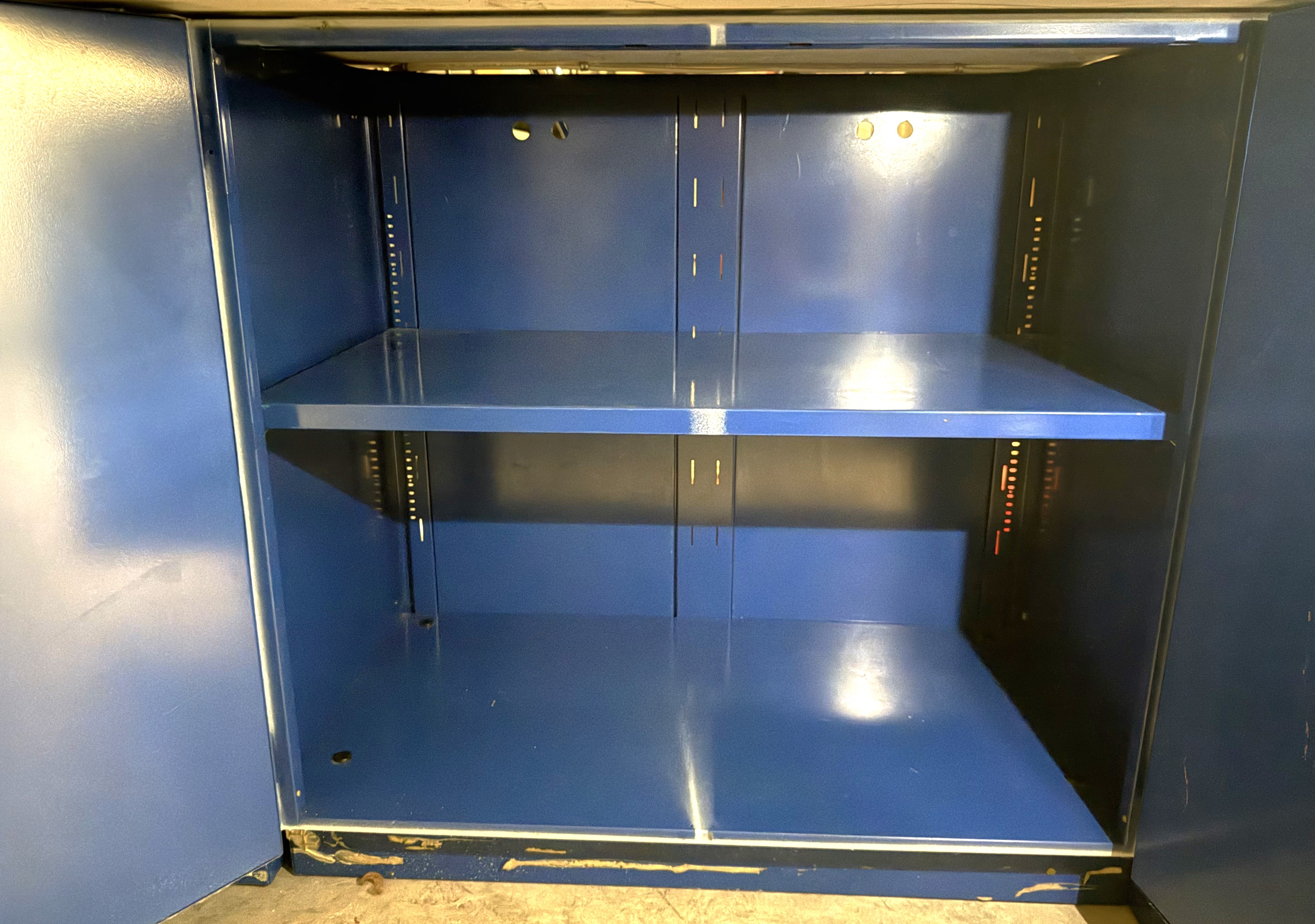 Used Metal Laboratory Cabinet (Priced/Linear Ft)