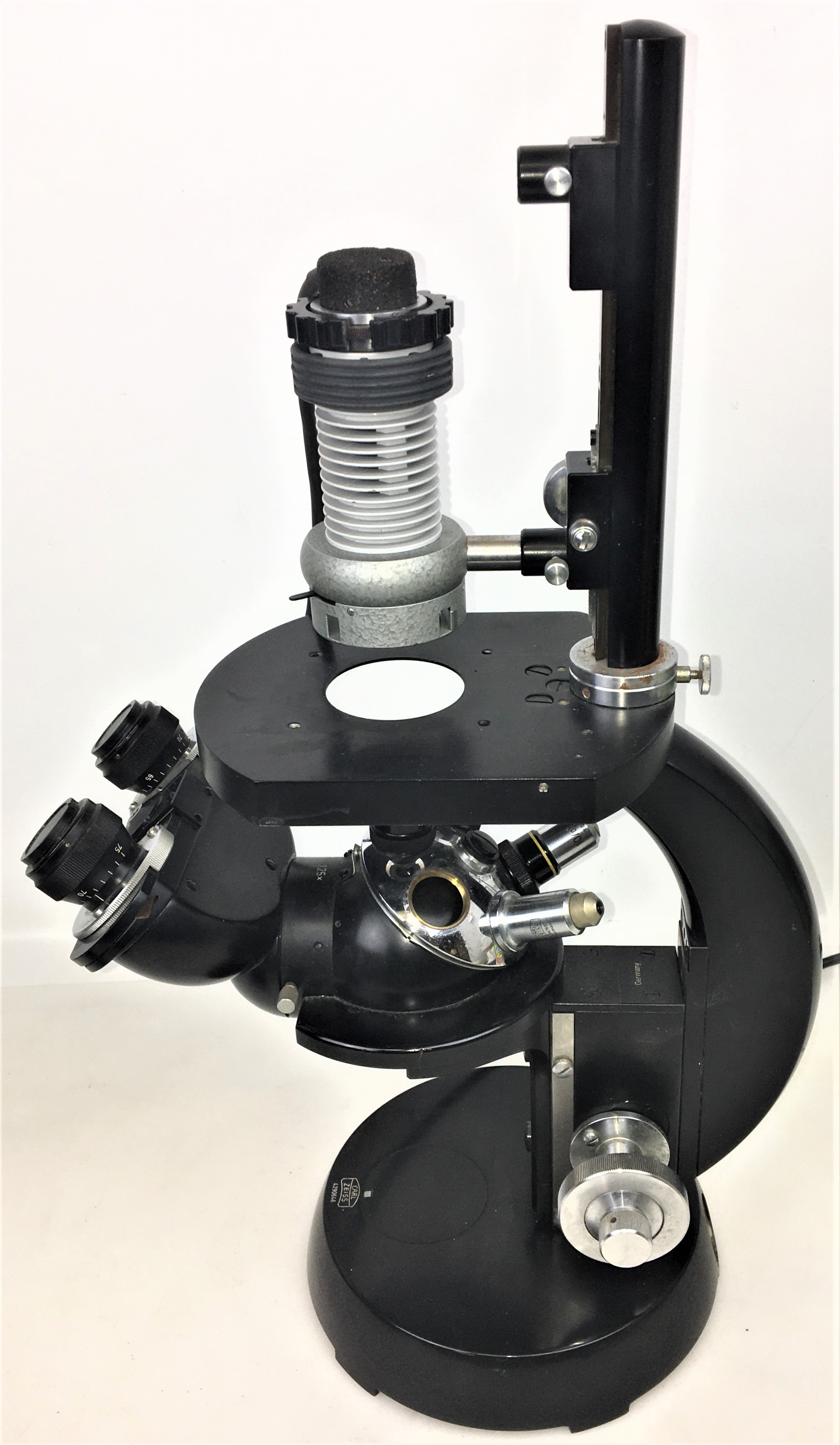 Used Carl Zeiss Inverted, Phase-Contrast Microscope with Illuminator (25X to 100X)
