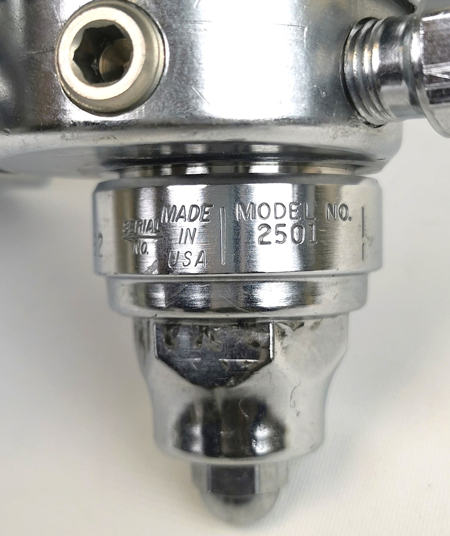 Used Air Liquide ALPHAGAZ 2501 High-Purity Gas Regulator