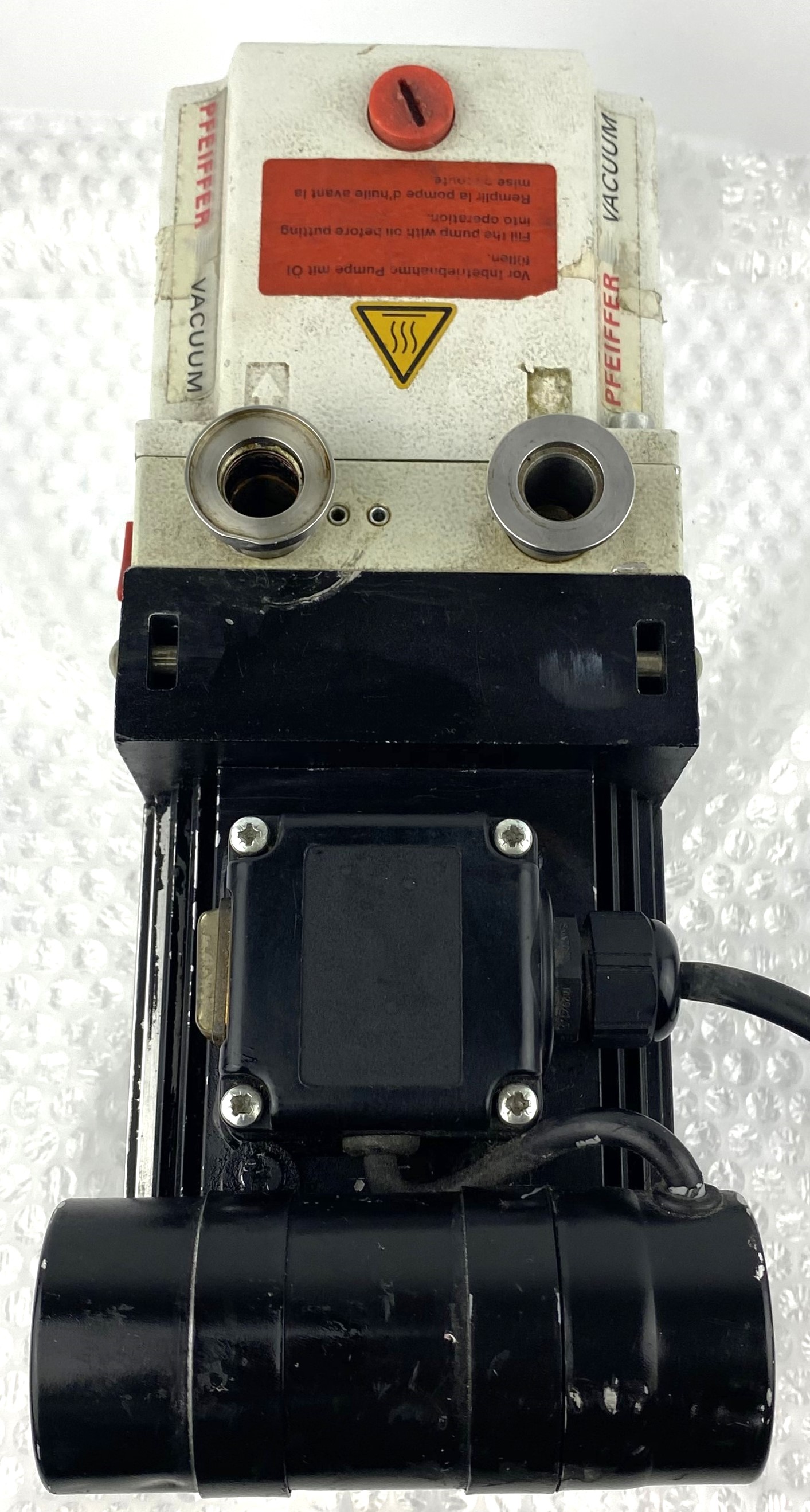 Used Pfeiffer DUO 2.5 (G3170-80025) Rotary Vacuum Pump (2.5cfm)