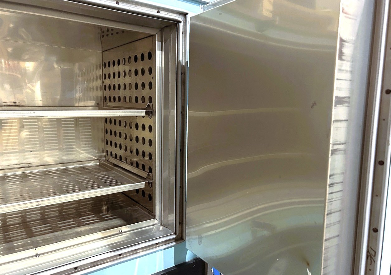 Used Blue-M POM-136C-1 Forced-Air Oven (11 Cu-Ft)