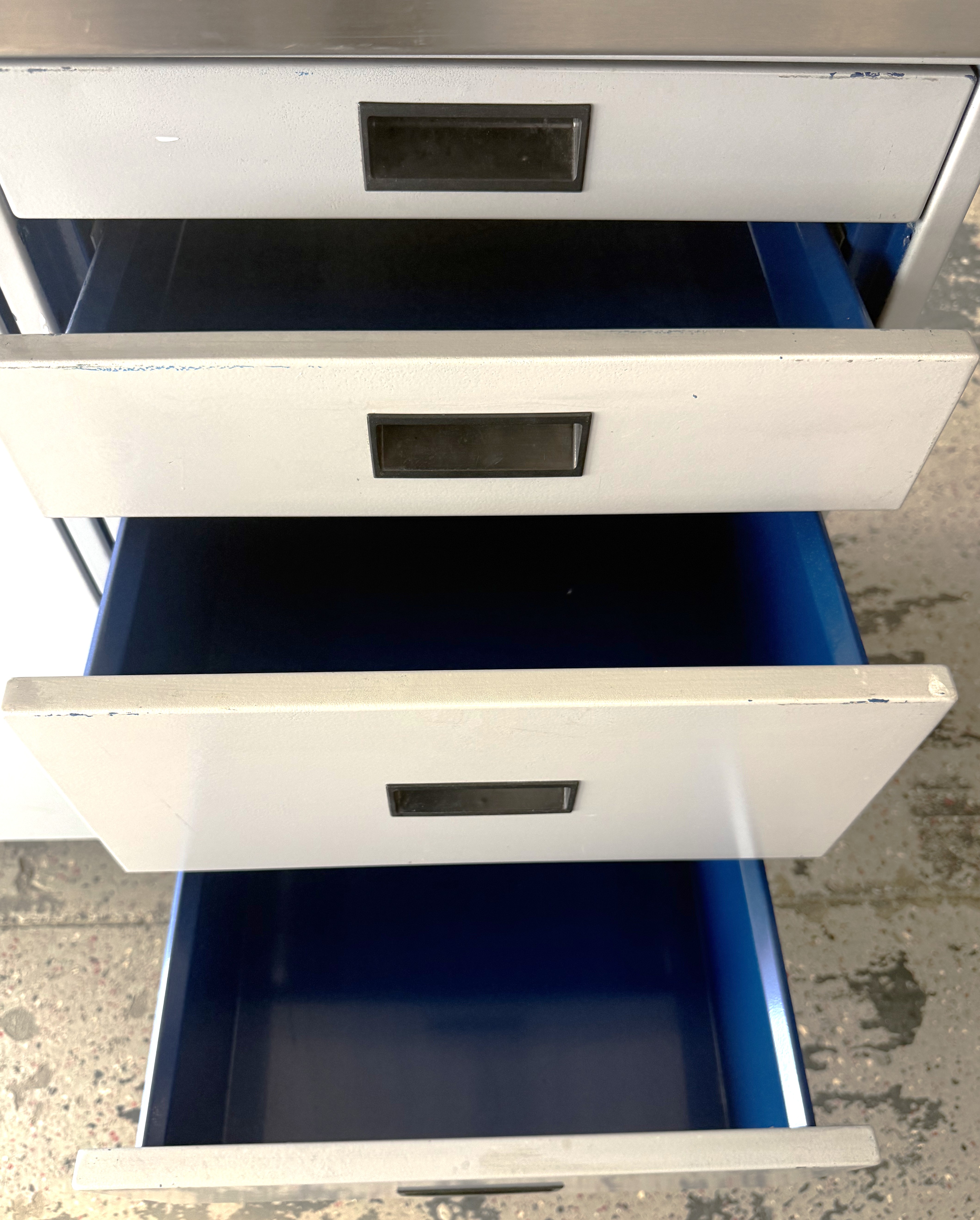 Used Metal Laboratory Cabinetry (9 Linear Ft)