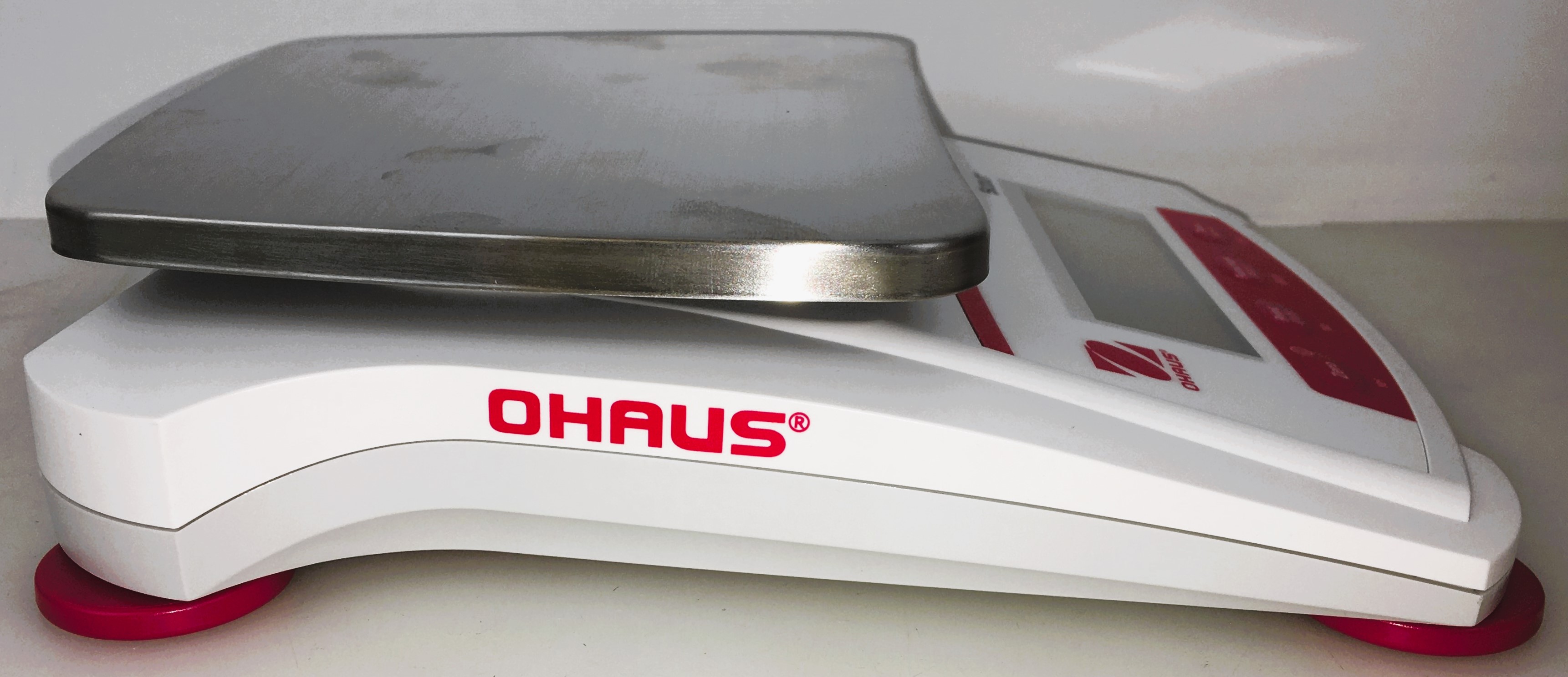 New Open Box Ohaus Scout SKX 2201 Portable Balance (2200g x 0.1g)