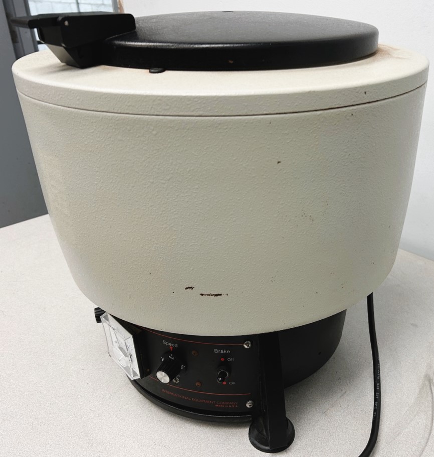 Used IEC HN-SII Centrifuge with IEC 815 Rotor (24 x 15mL)