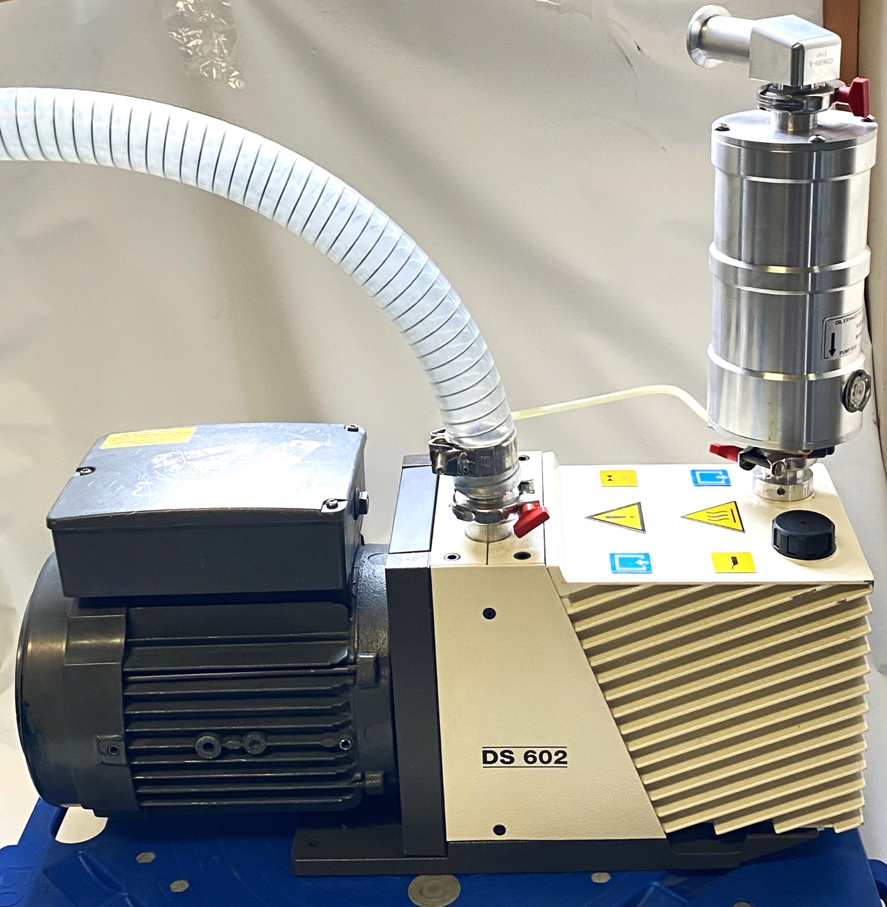 Used Varian (Agilent) DS 602 Rotary Vacuum Pump with Varian Oil Filter (17.6cfm)