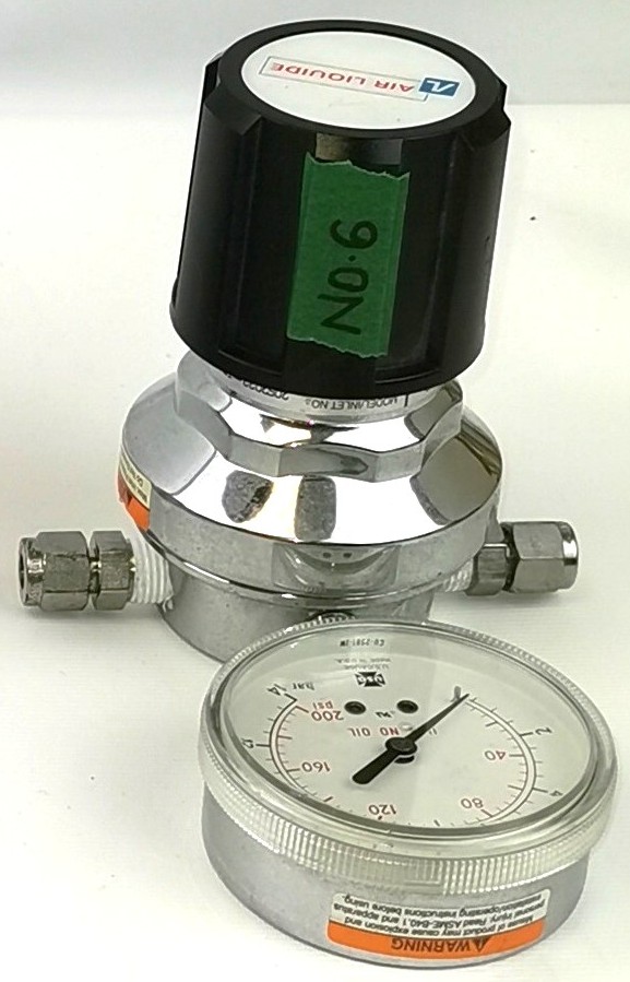 Used Liquid Air 2053022-TF4 Stainless-Steel Pressure-Reducing Regulator