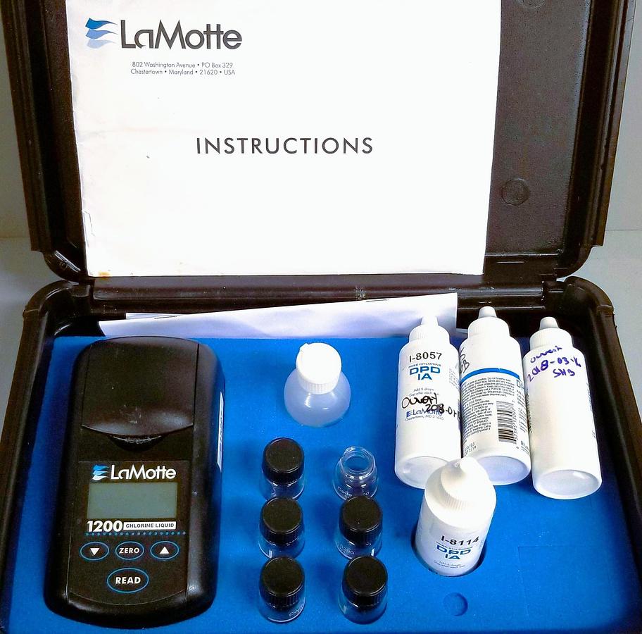 Used LaMotte 1200-CL Portable Spectrocolorimeter (420-570nm or 605-635nm)