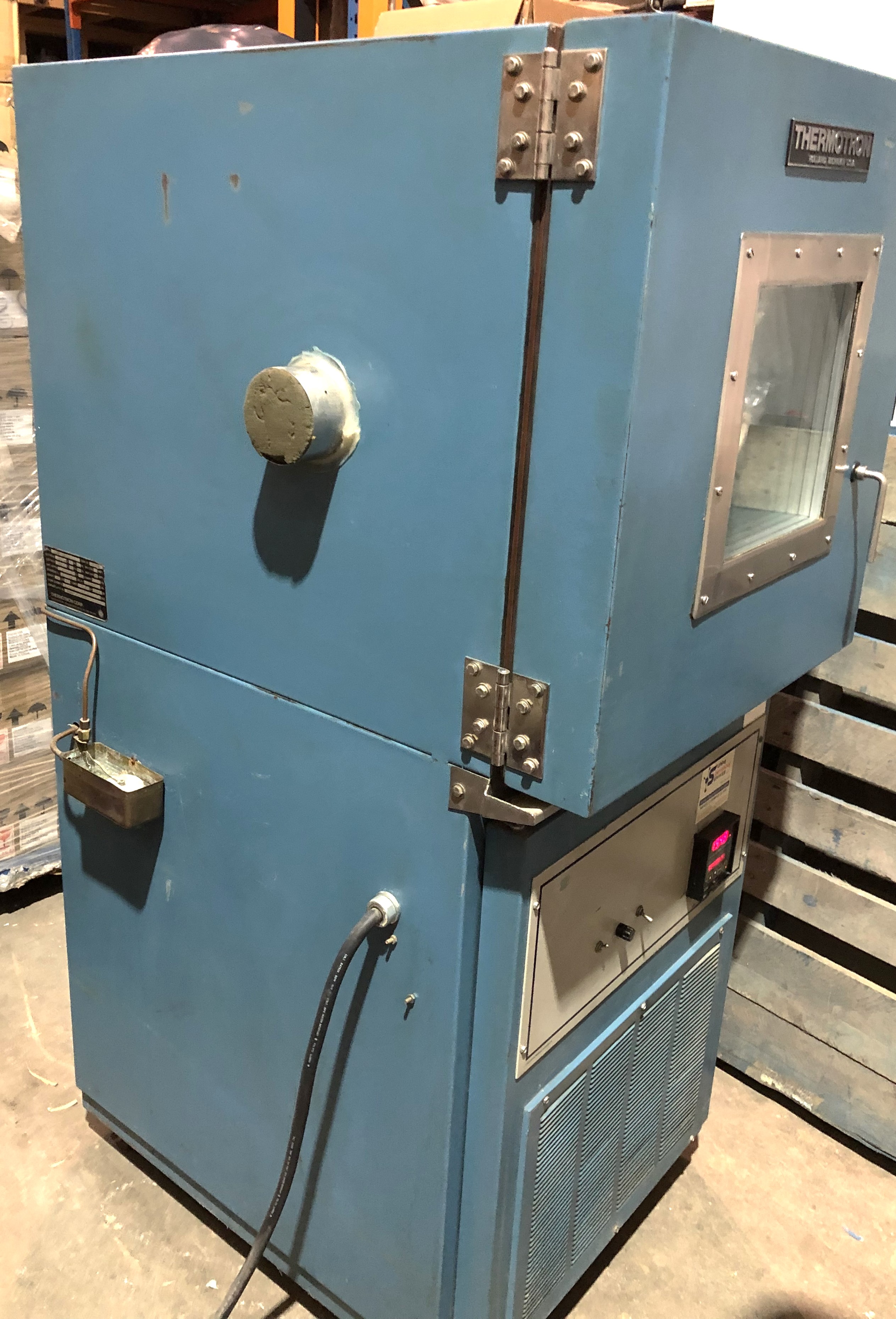 Used Thermotron SM-4S Mini-Max Environmental Test Chamber
