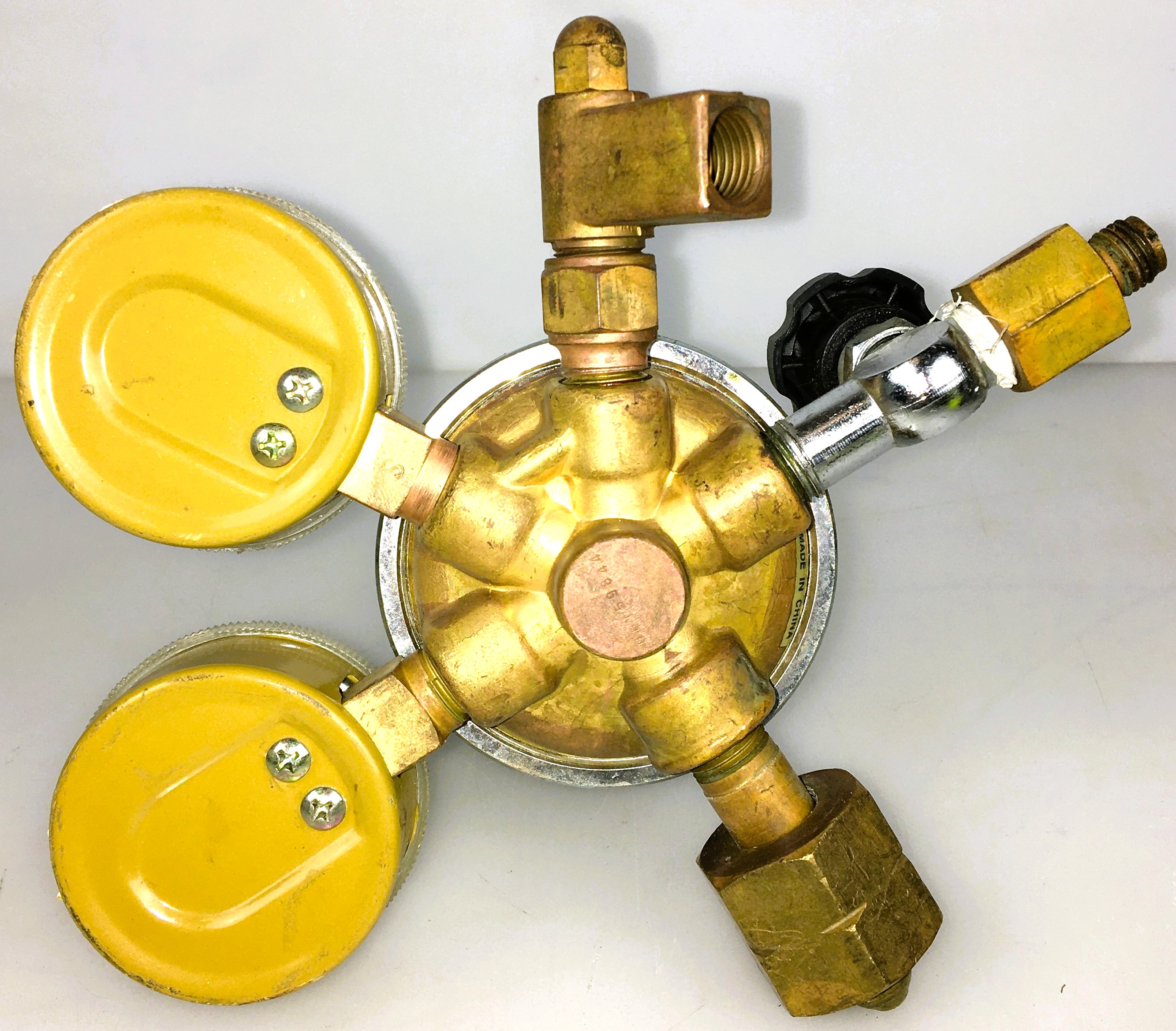 Used Fisherbrand 10-575-115 Brass Pressure Regulator (CGA 350)