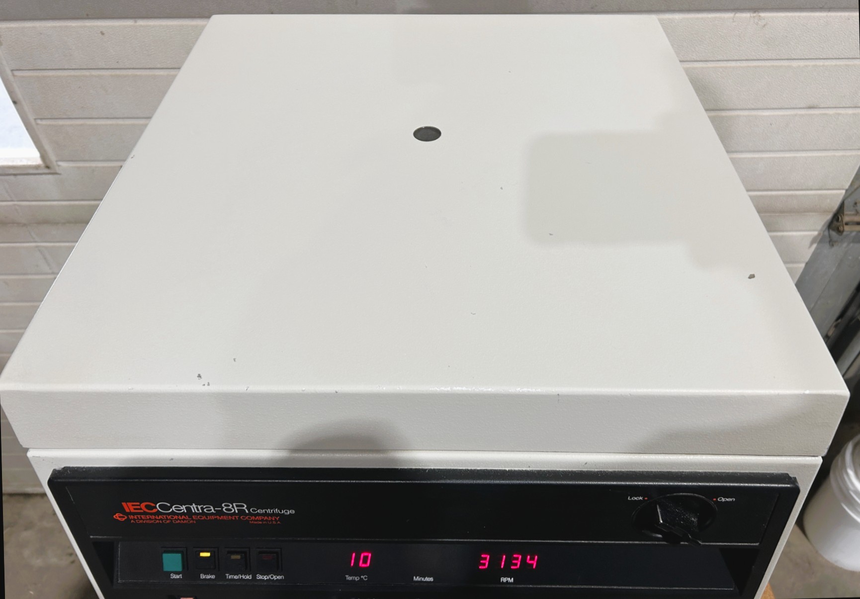 Used IEC Centra-8R Refrigerated Centrifuge with 218 Rotor and Accessories